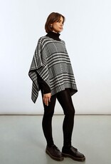 Molly Bracken Houndstooth Poncho