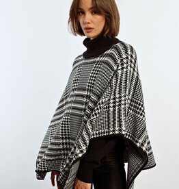 Molly Bracken Houndstooth Poncho