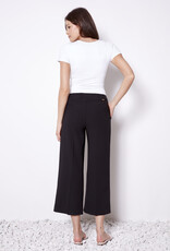 Up Amalfi Crop 25IN