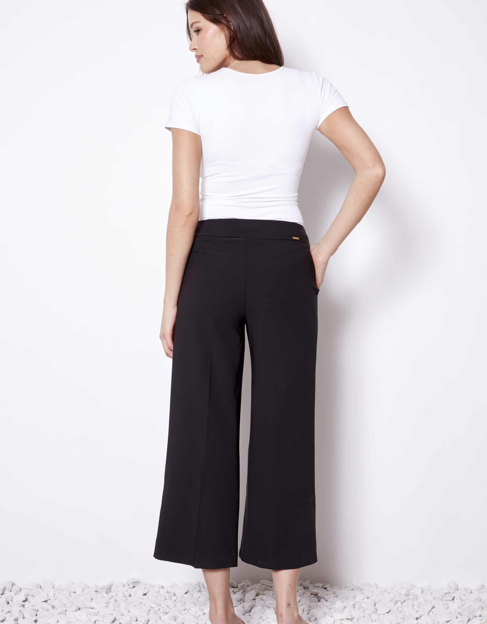 Up Amalfi Crop 25IN