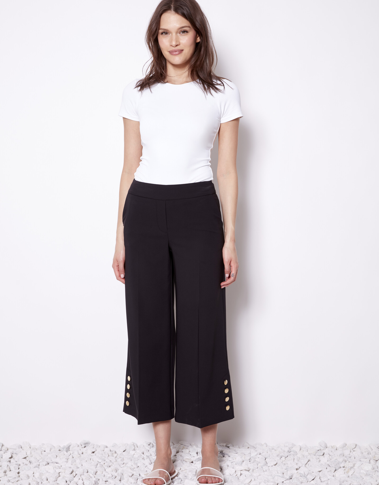 Up Amalfi Crop 25IN