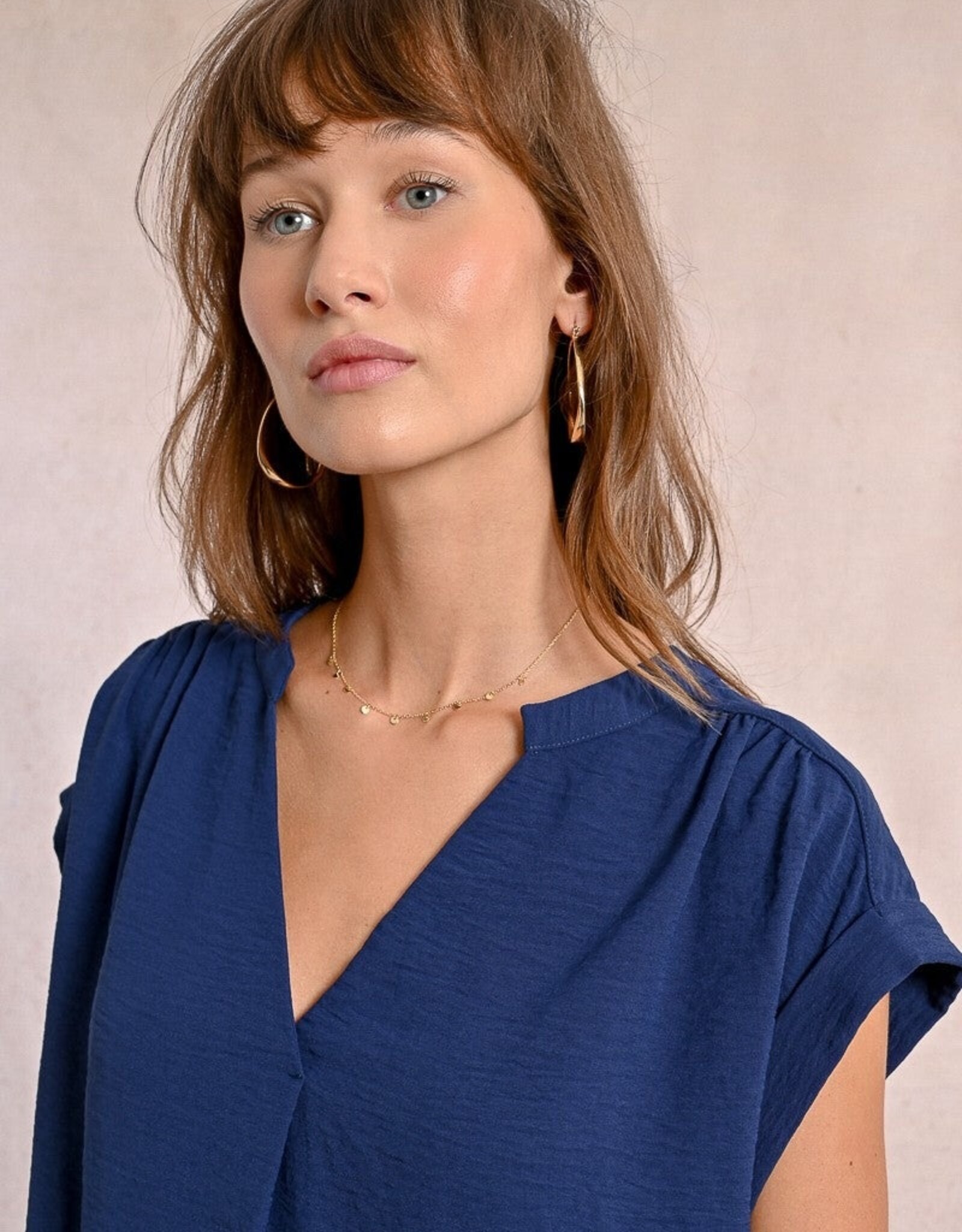 Molly Bracken VNck Sless Top