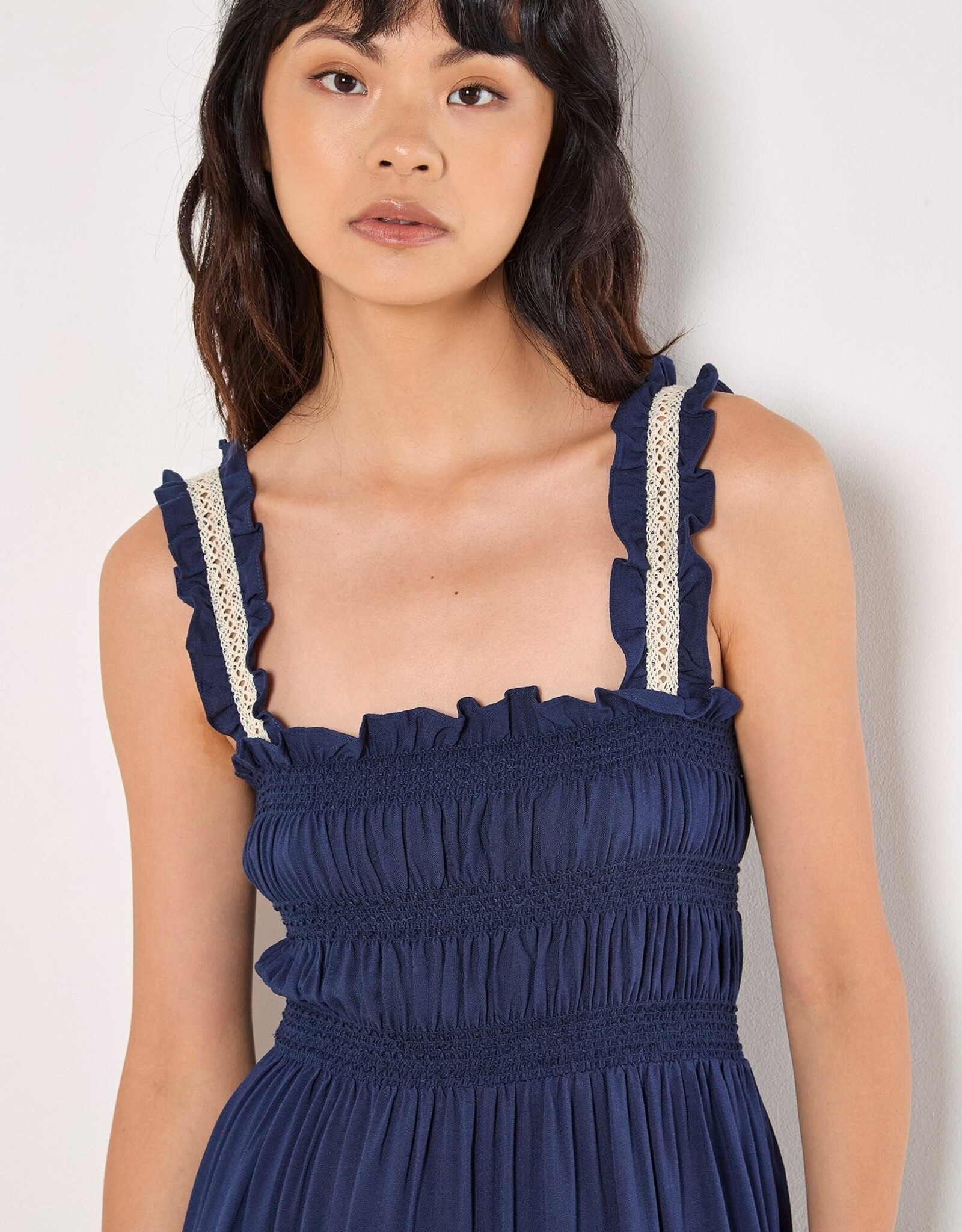 Apricot Smocked Nape Lace Dress