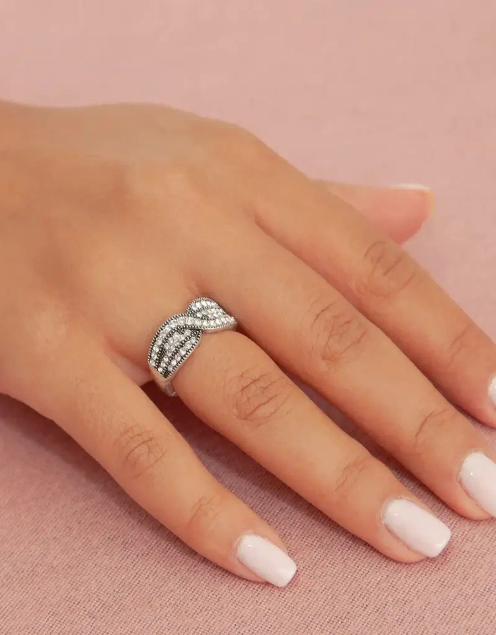 By Chance By Chance Ribbed Swirl Ring