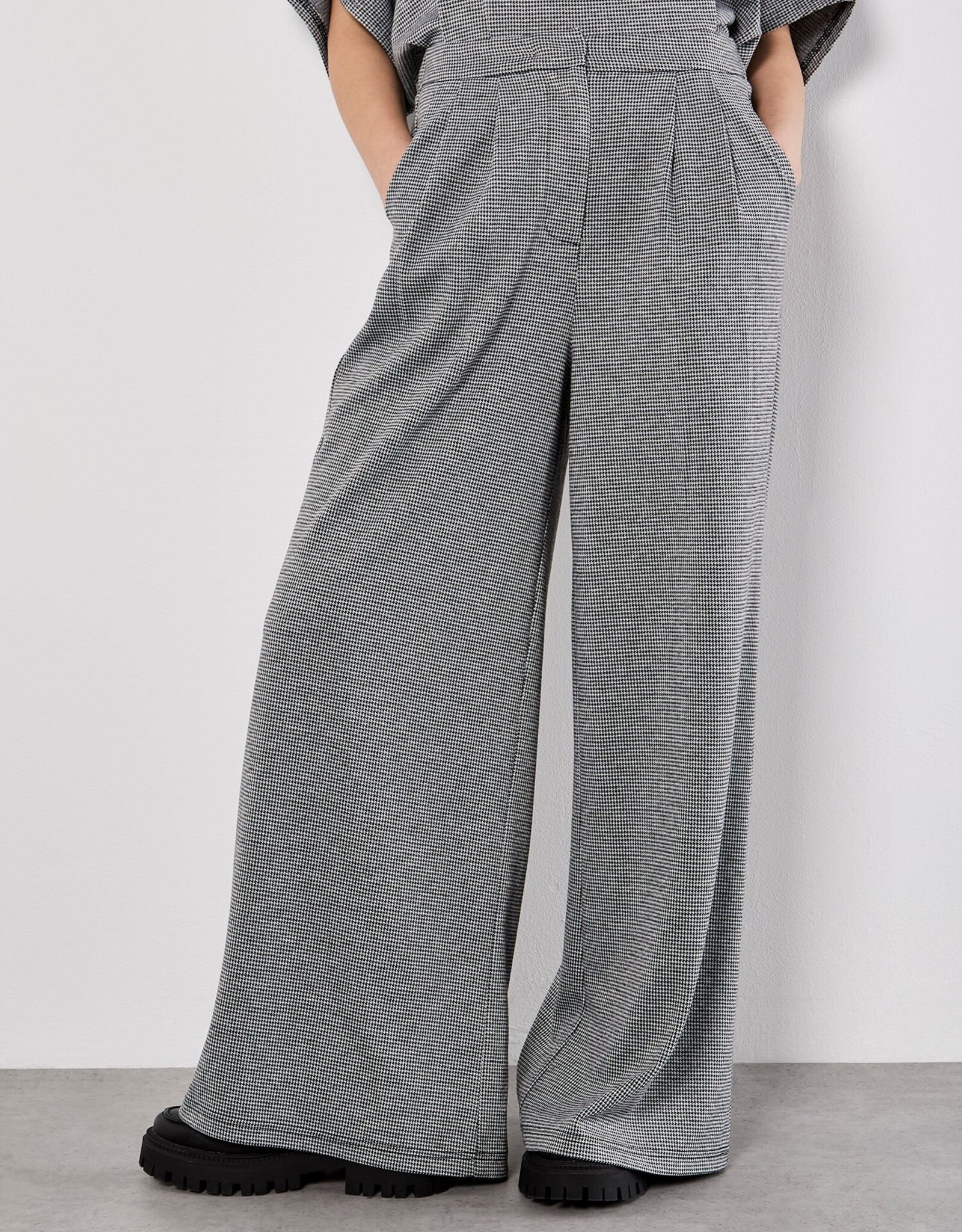 Apricot Invert Pleat Wide Tailored Trouser