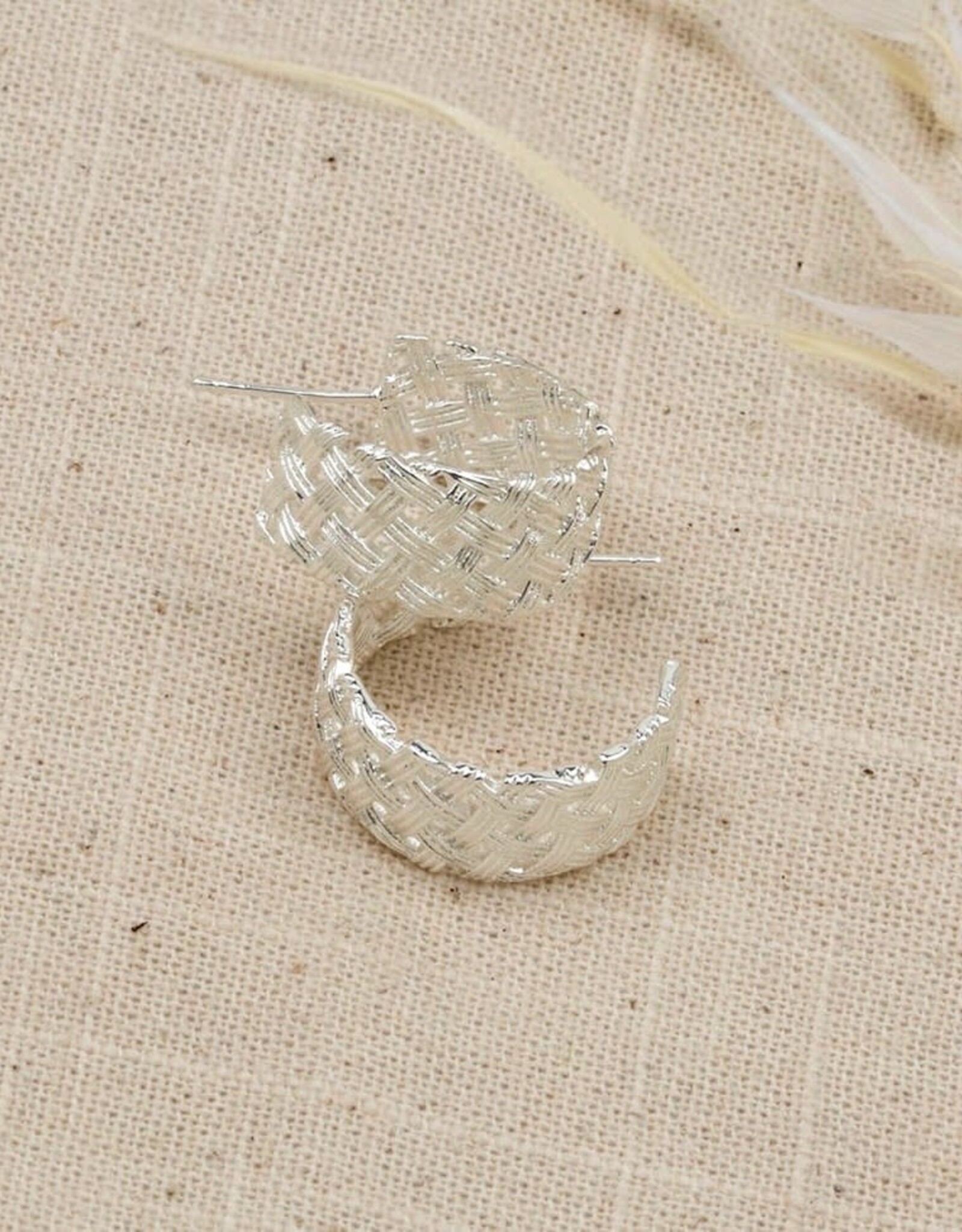 Glee Glee Criss Cross Hoops