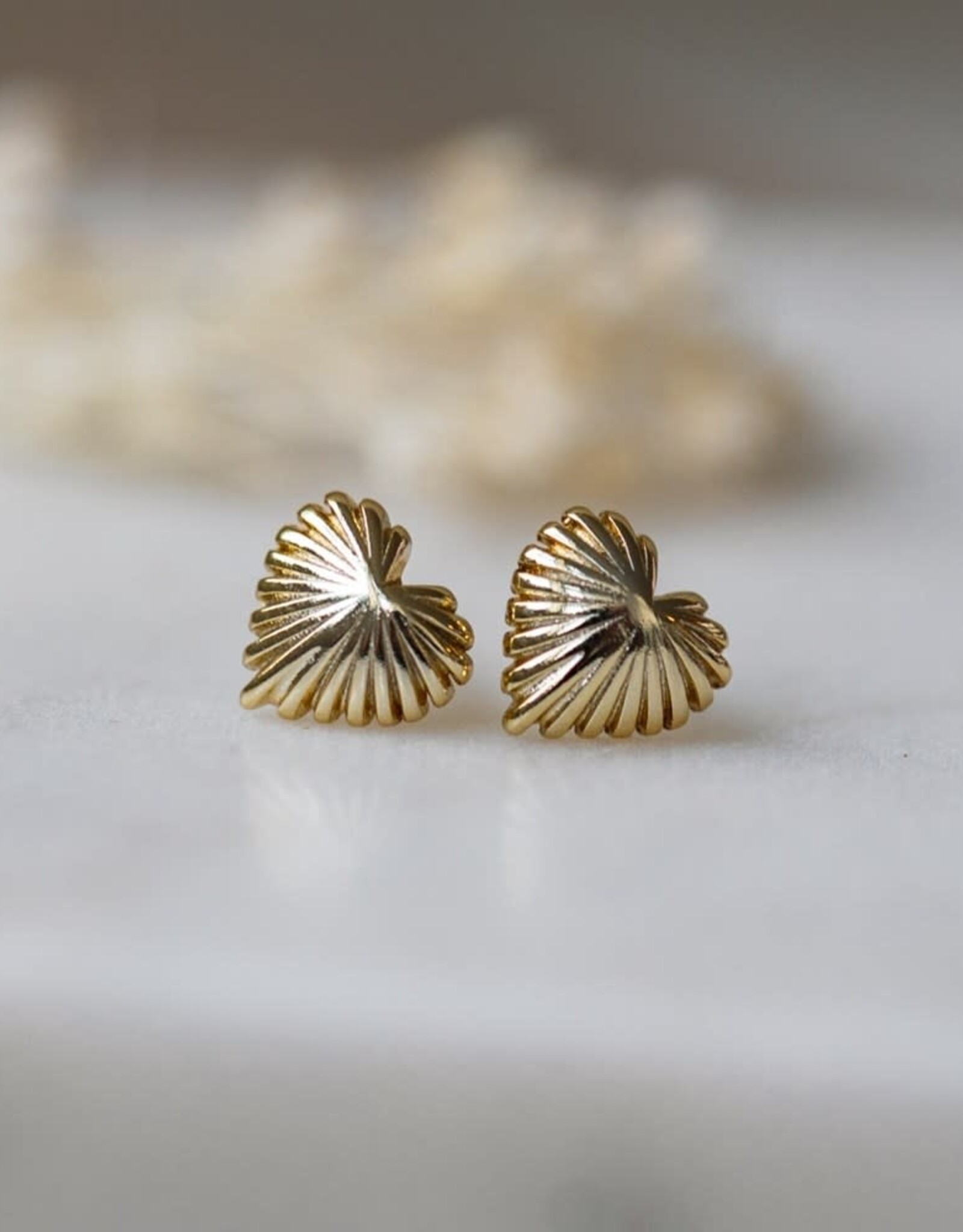 Glee Glee Seashell Heart Studs