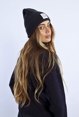 Molly Bracken RIbbed Knited Hat