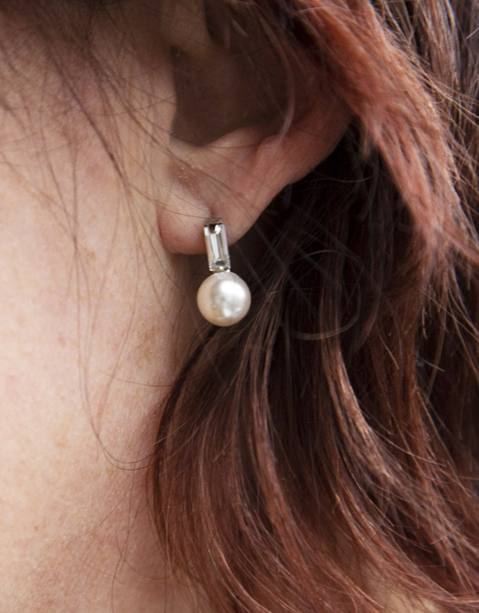 Jackie J Rectangle crystal with pearl Earrings Silver