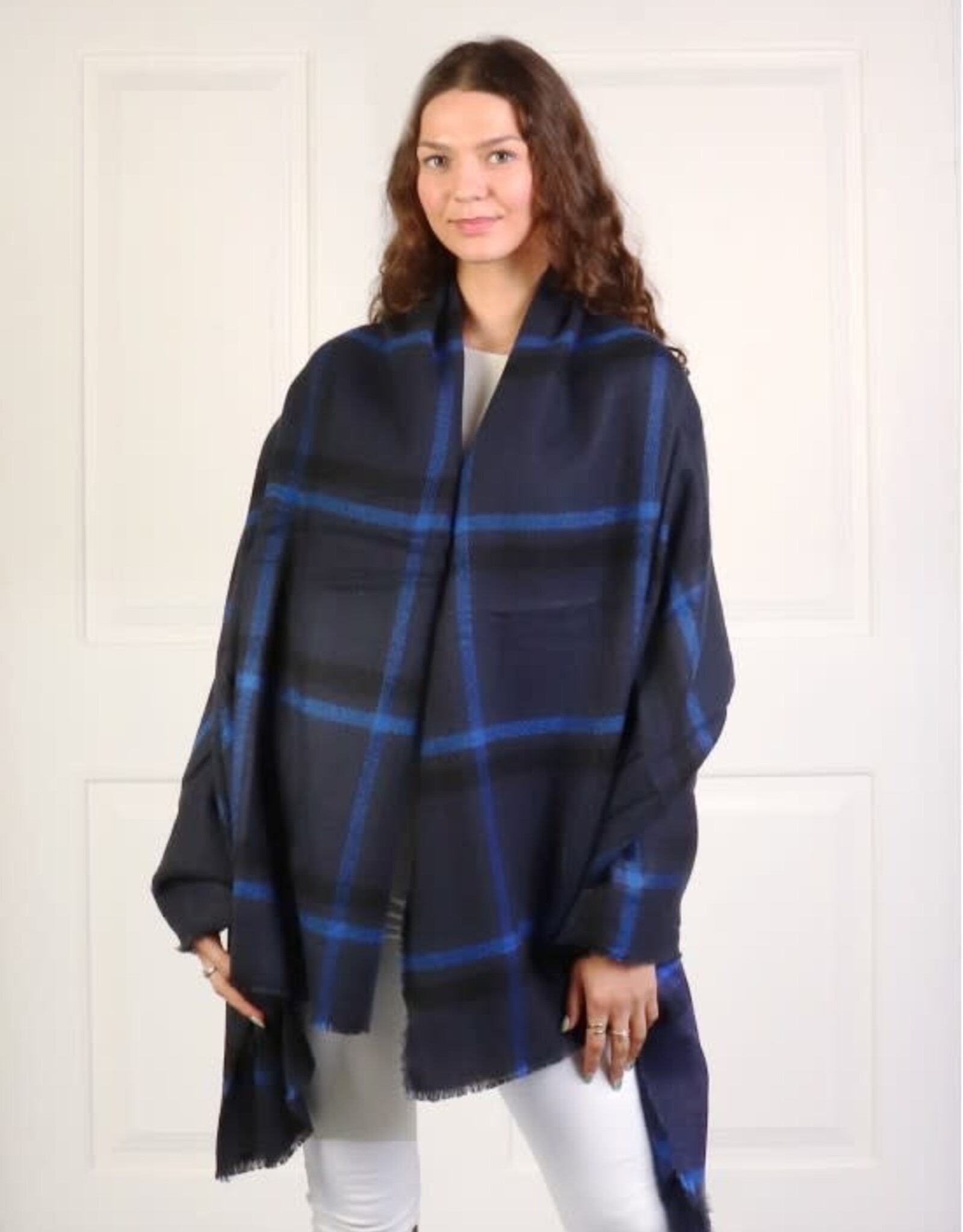 Grand Crafts Plaid Boucle Yarn Cape Blue Black