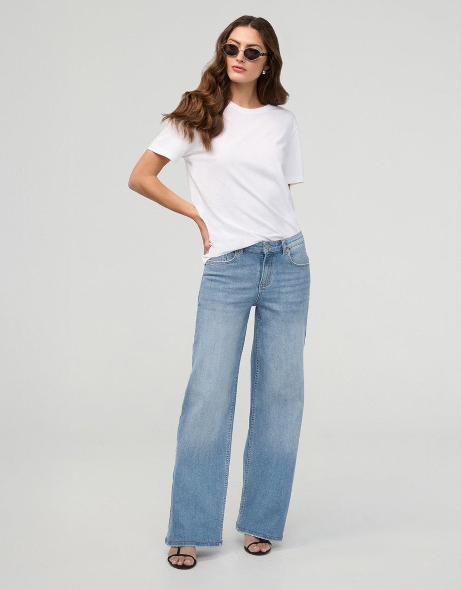 Duer Performance Denim - Mid Rise Loose Straight - Current