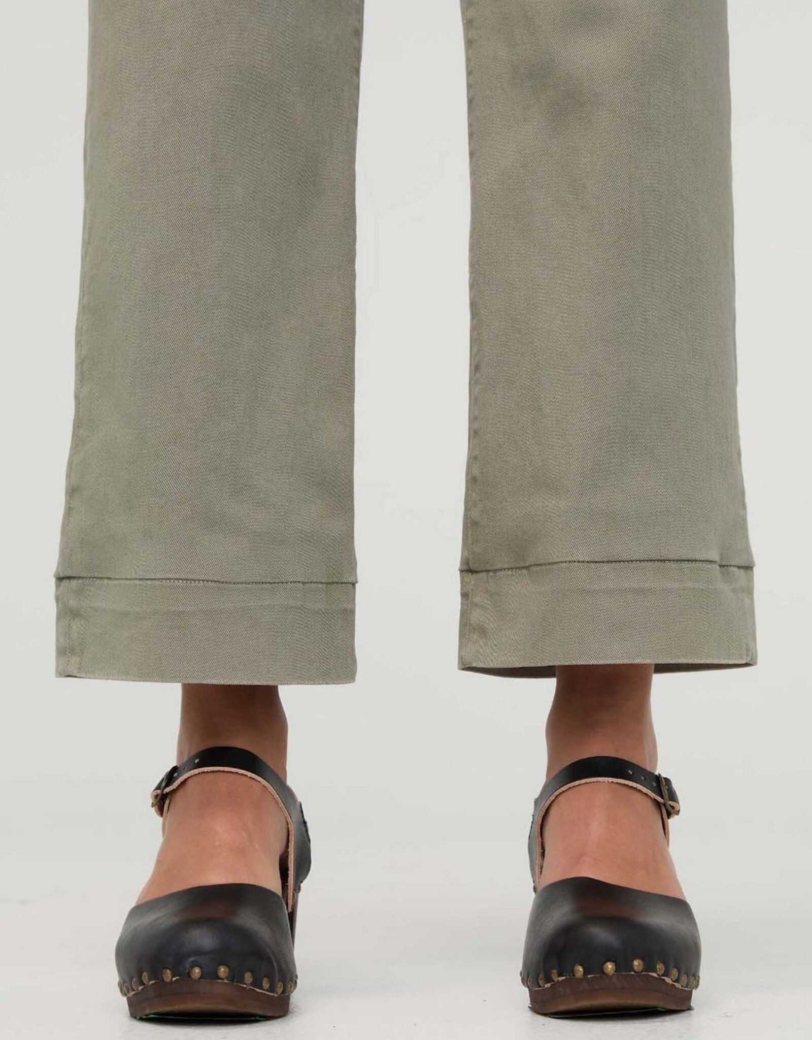 Duer FlexTwill High Rise Trouser - Light Olive