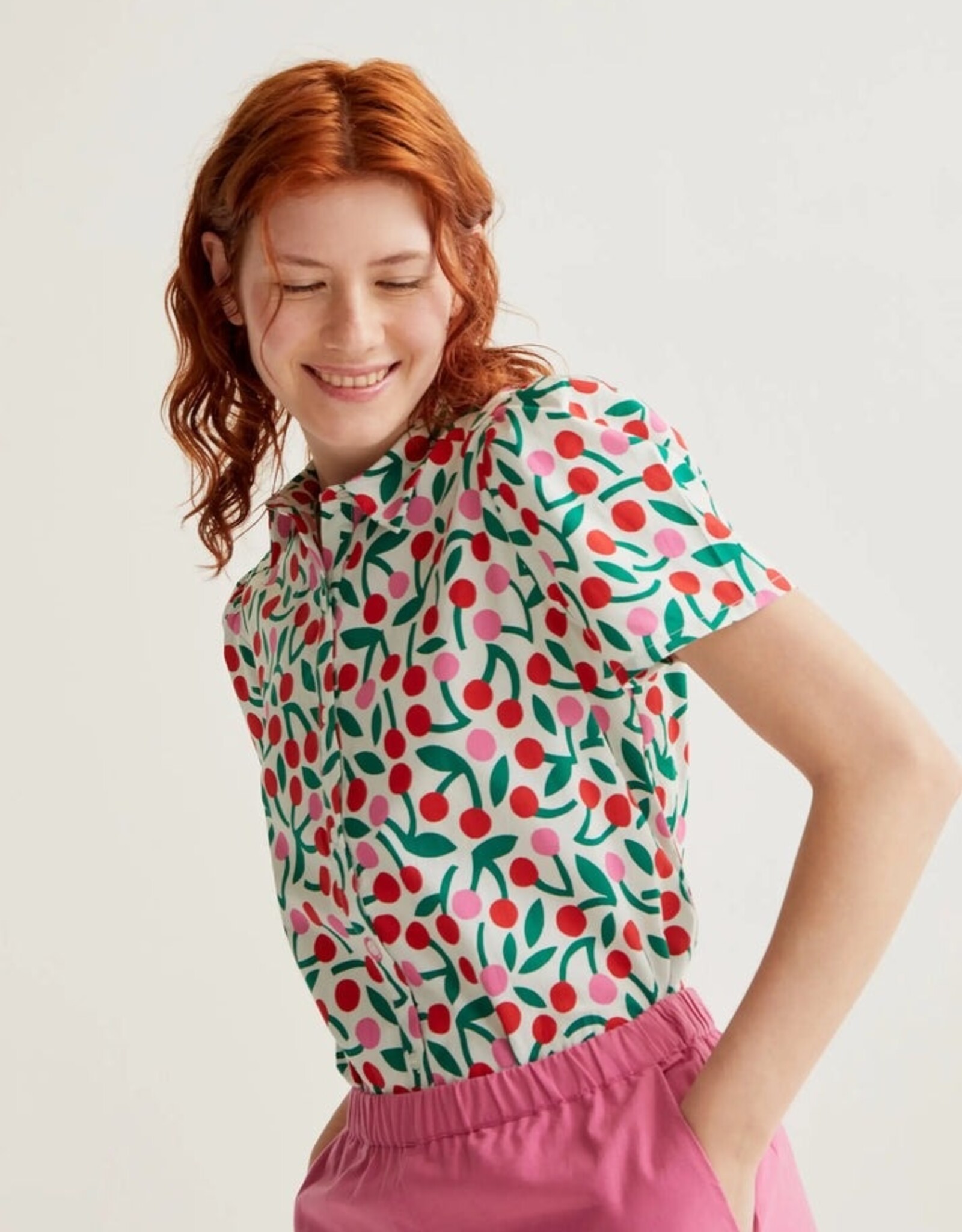 Compania Fantastica Guinda Print