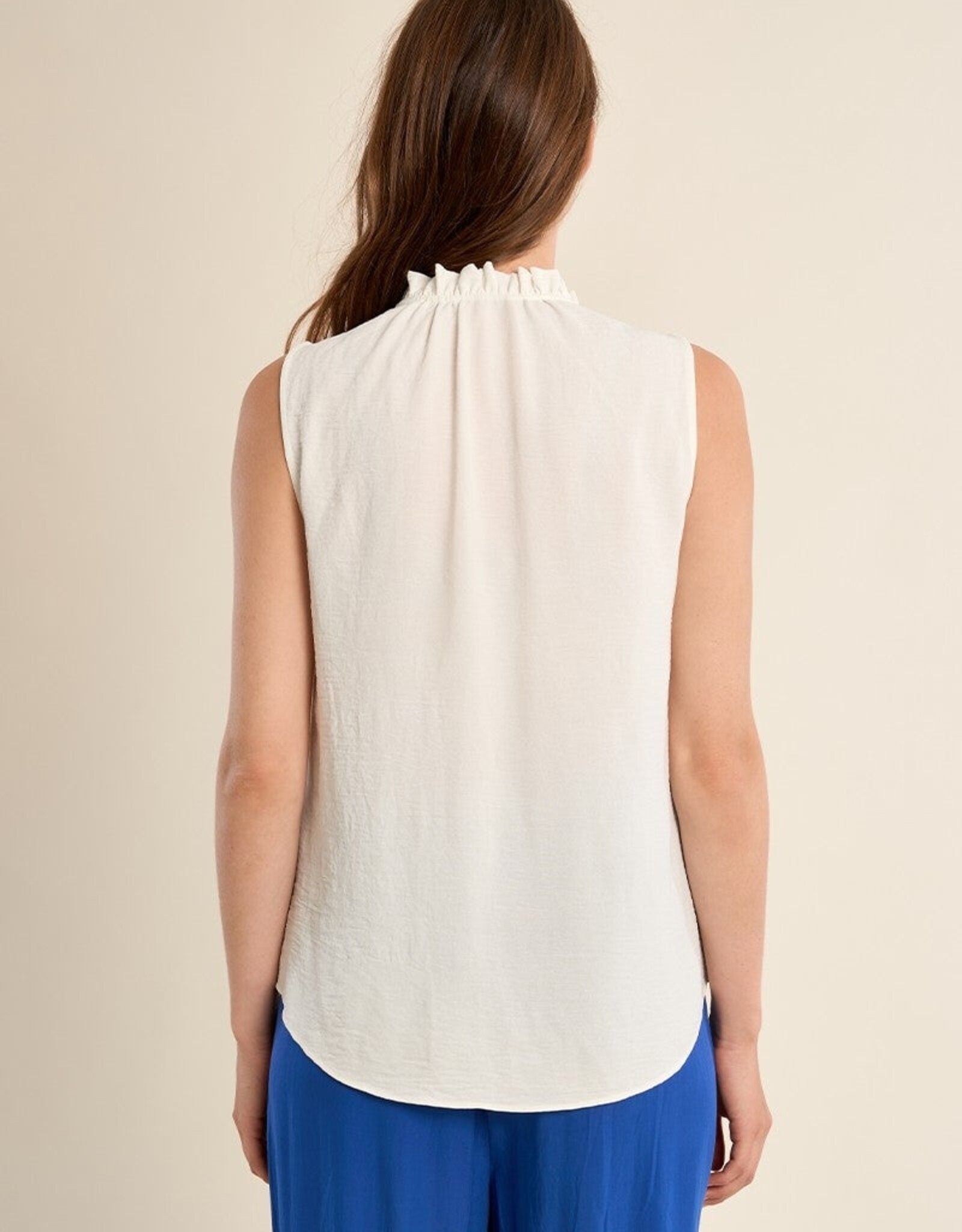 Molly Bracken Pleat Nk Sleeveless Blouse