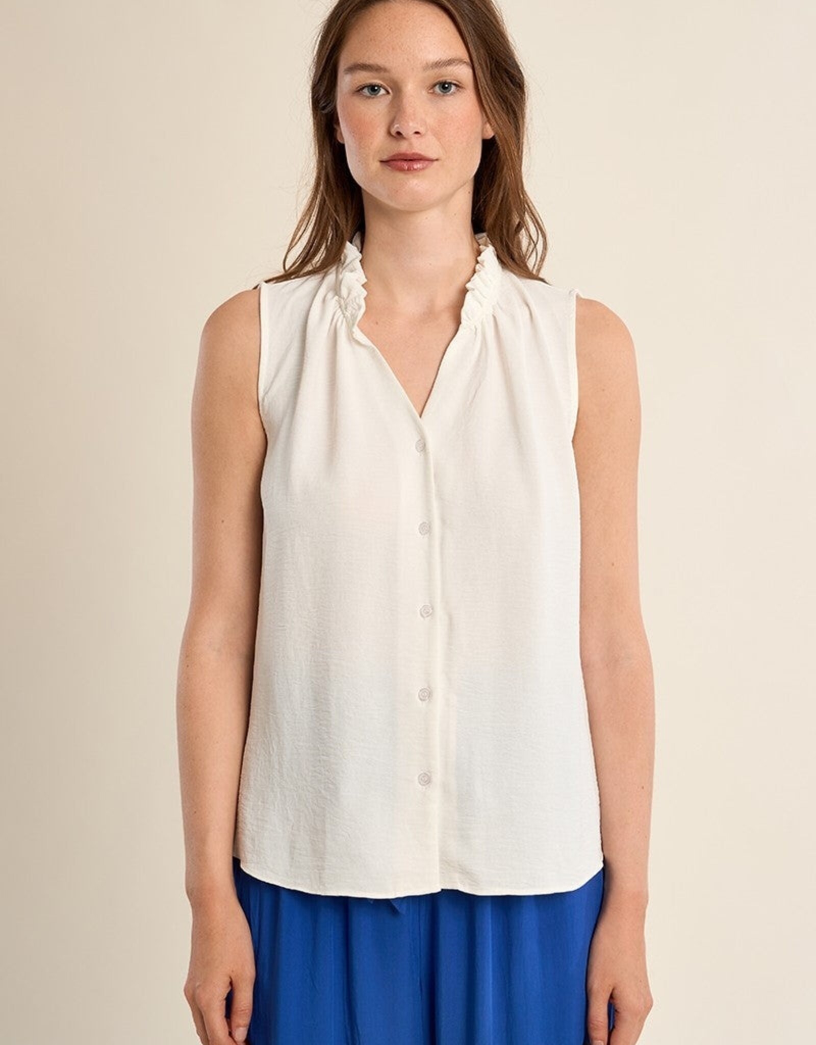 Molly Bracken Pleat Nk Sleeveless Blouse