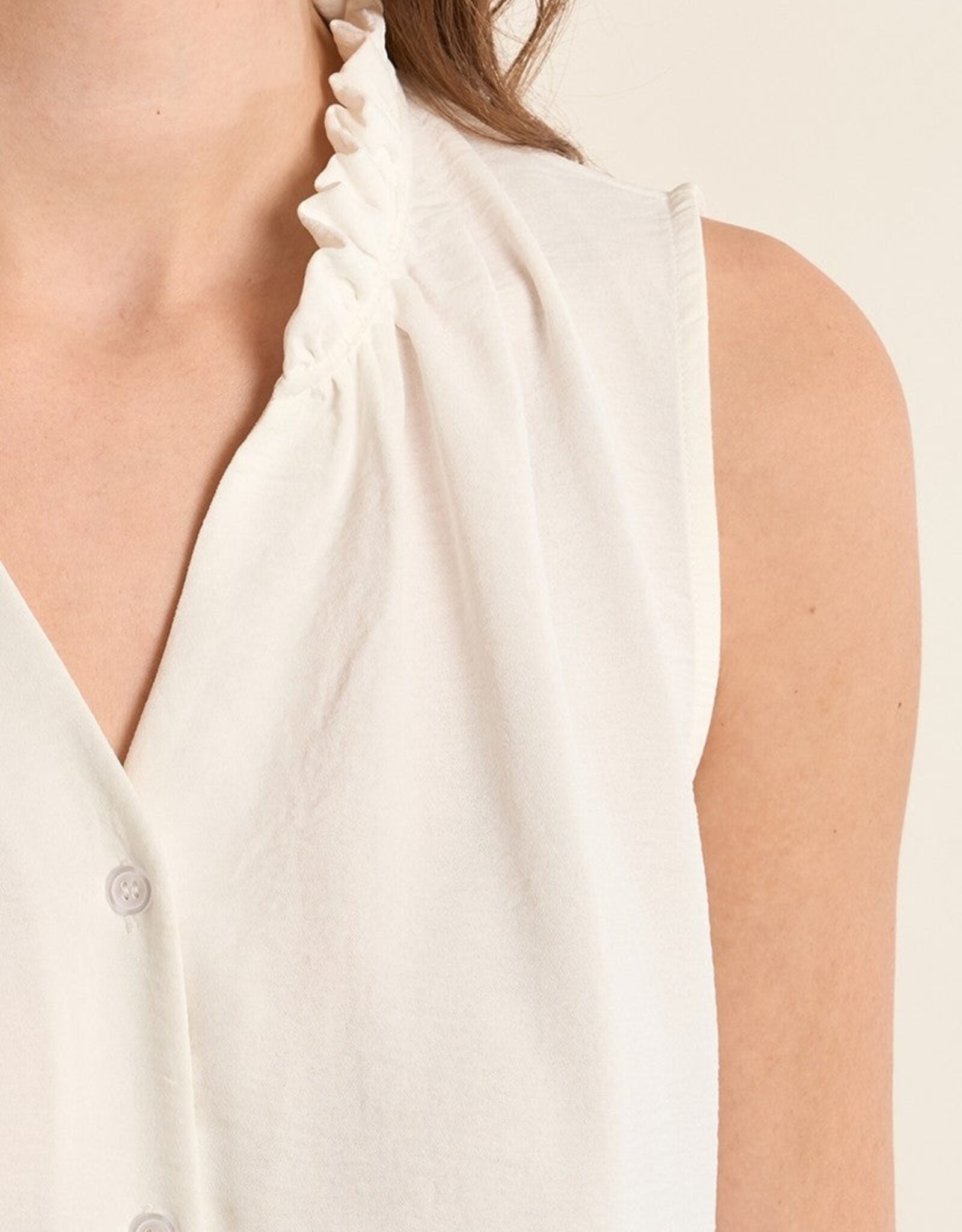 Molly Bracken Pleat Nk Sleeveless Blouse