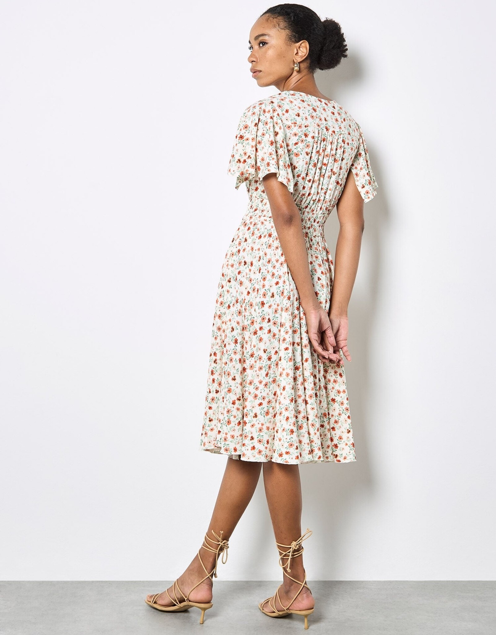 Apricot Wind Flower Coconut Btn Dress