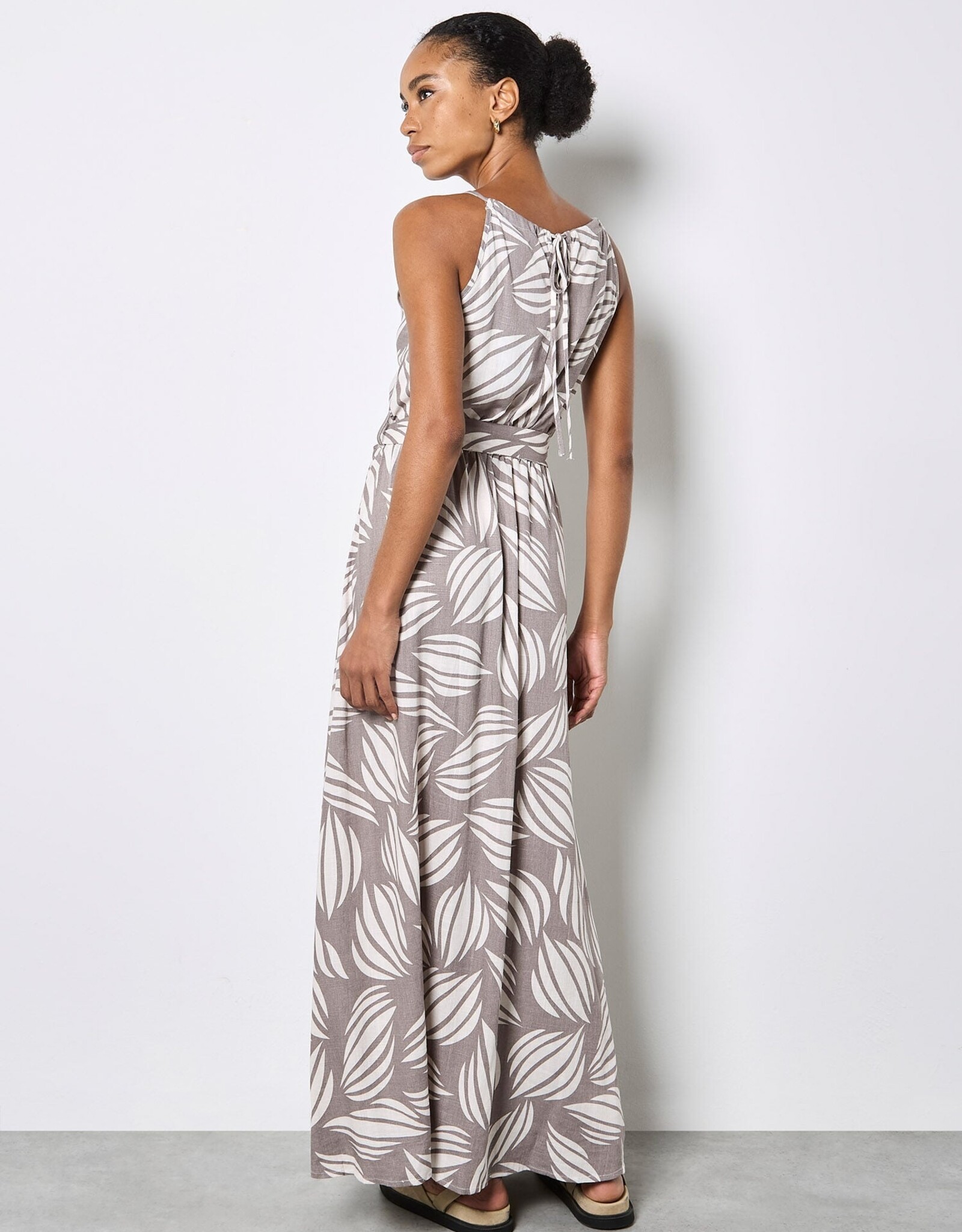 Apricot Ovrsizd Shells High Nck Maxi Drs