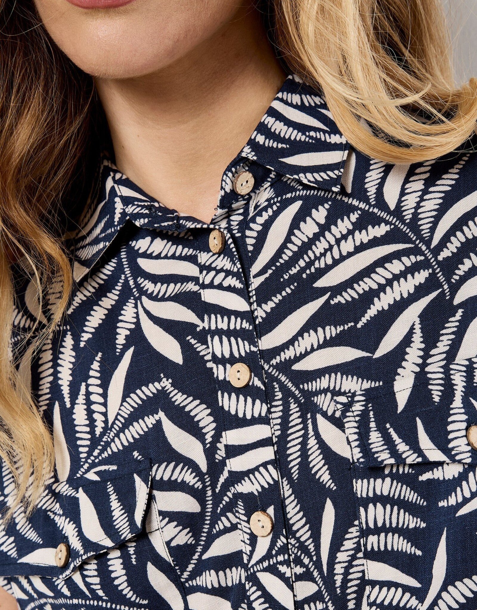Apricot Flowing Leaves Belted Shirt Drs