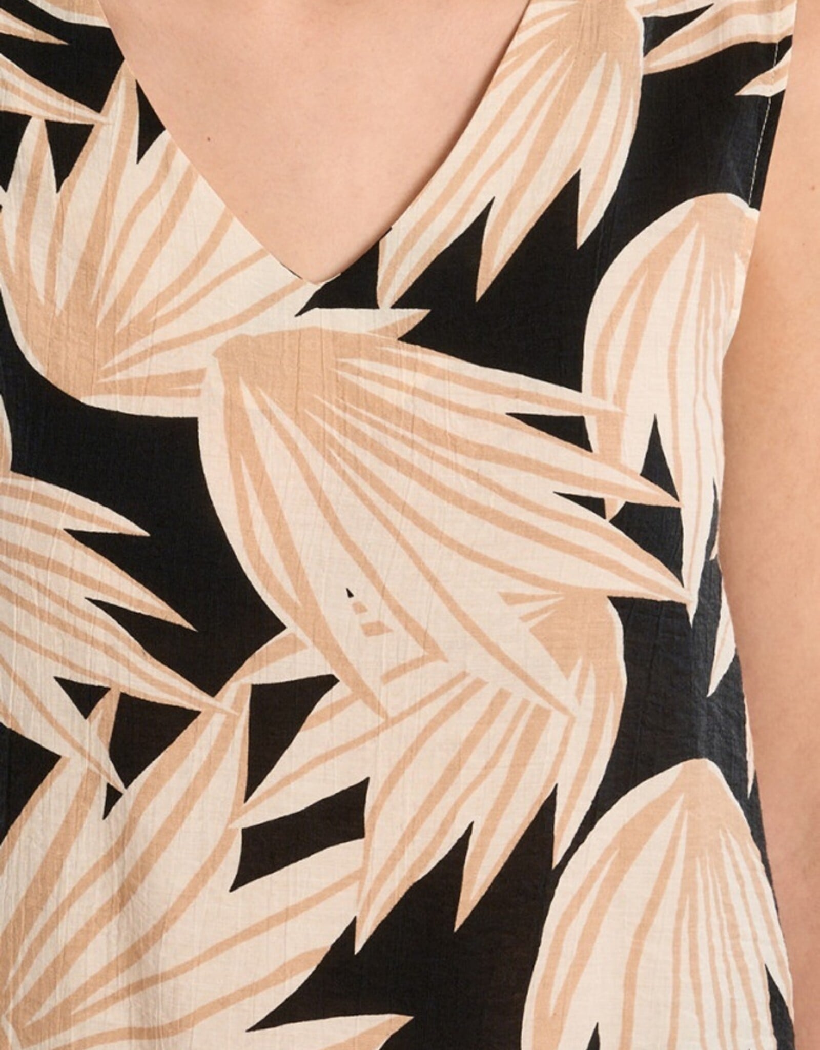 Molly Bracken Leaf Printed Sless Top