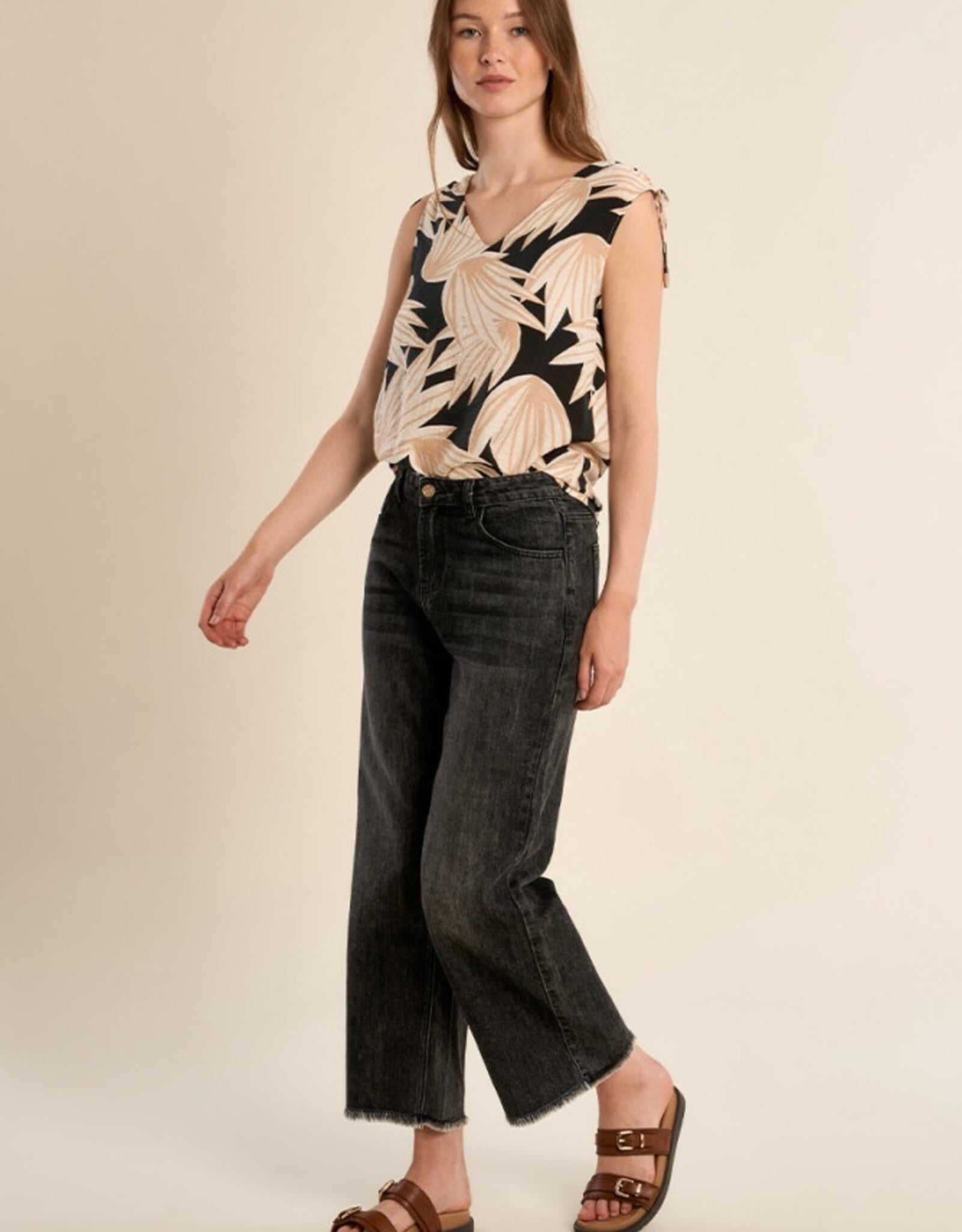 Molly Bracken Leaf Printed Sless Top
