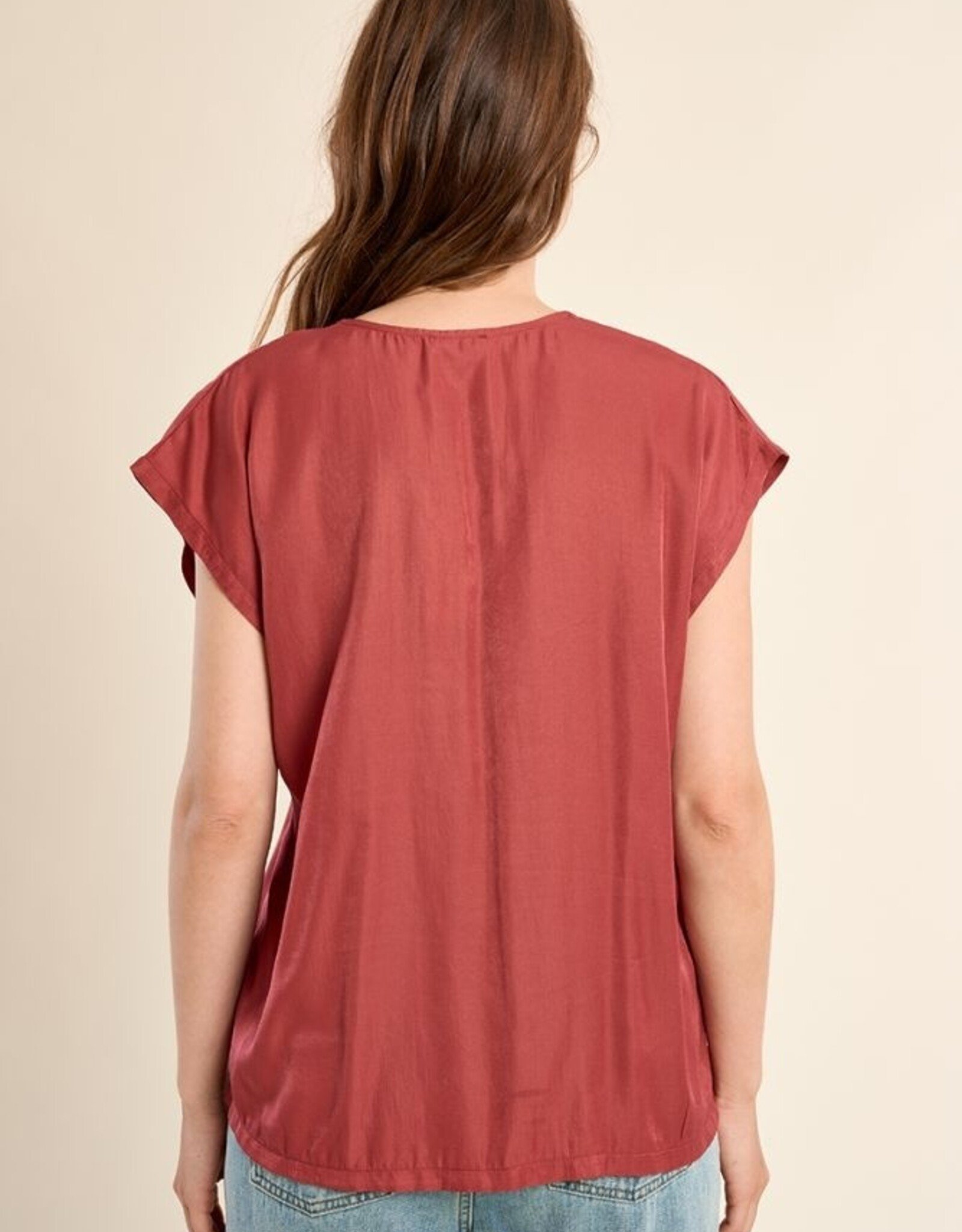 Molly Bracken Loose N-Neck S/S Top