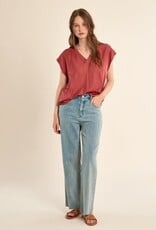 Molly Bracken Loose N-Neck S/S Top