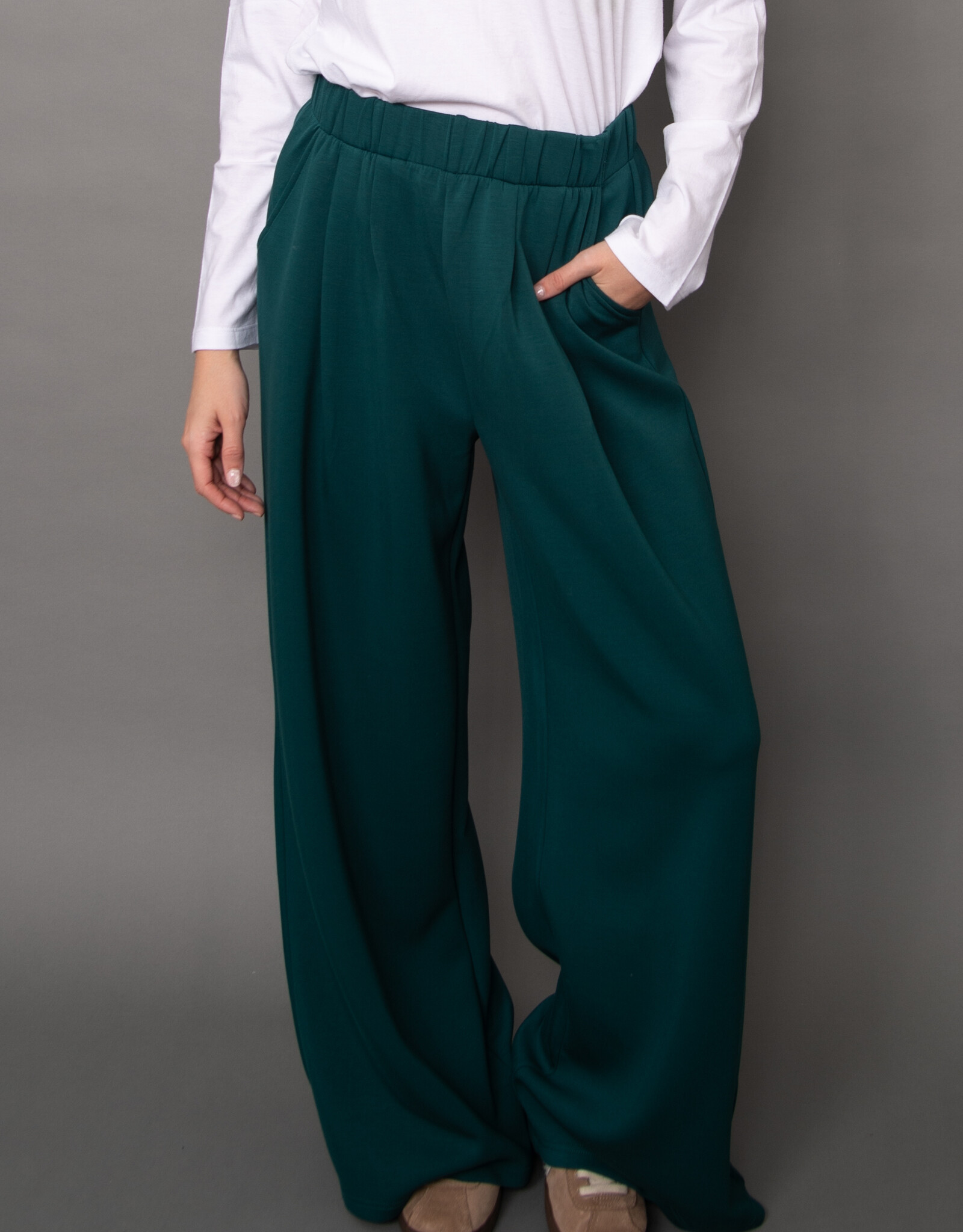 RD Style Pascal Signature Soft Knit Pull On Wide Leg Pant