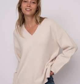 RD Style Noomi V-NK LS Pullover
