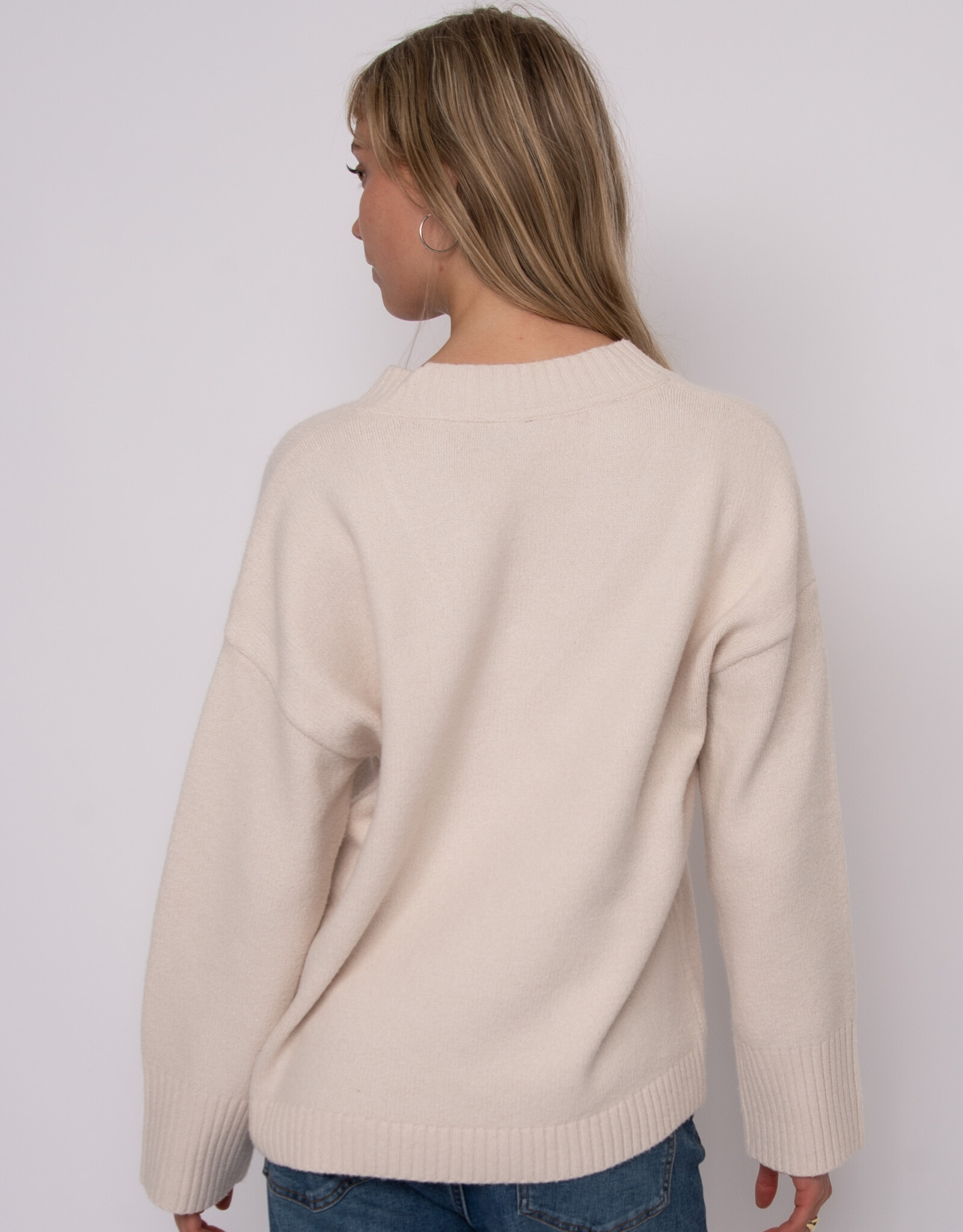 RD Style  Noomi V-NK LS Pullover