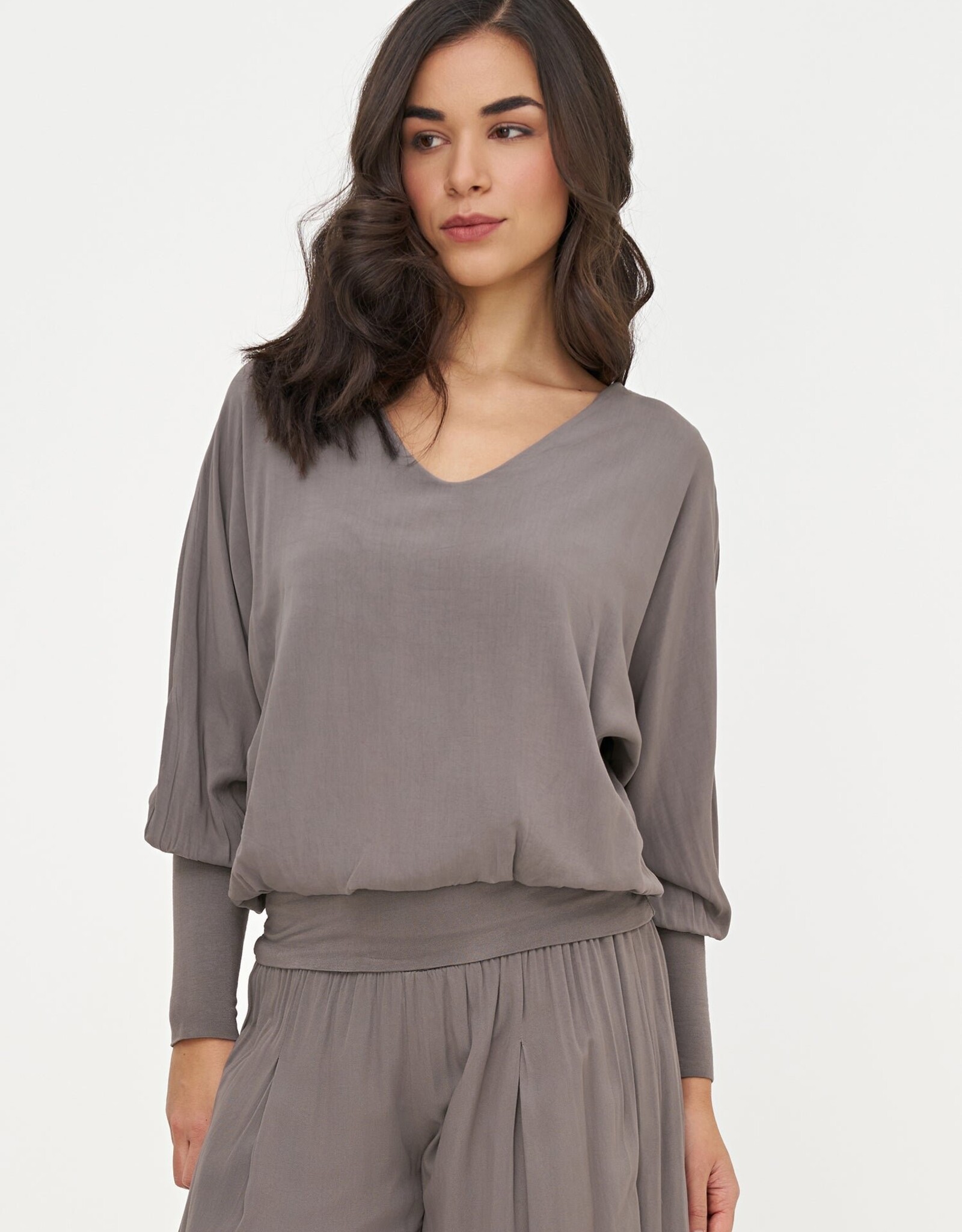 M Made in Italy L/S V-Nk Top w Wasitand Hem