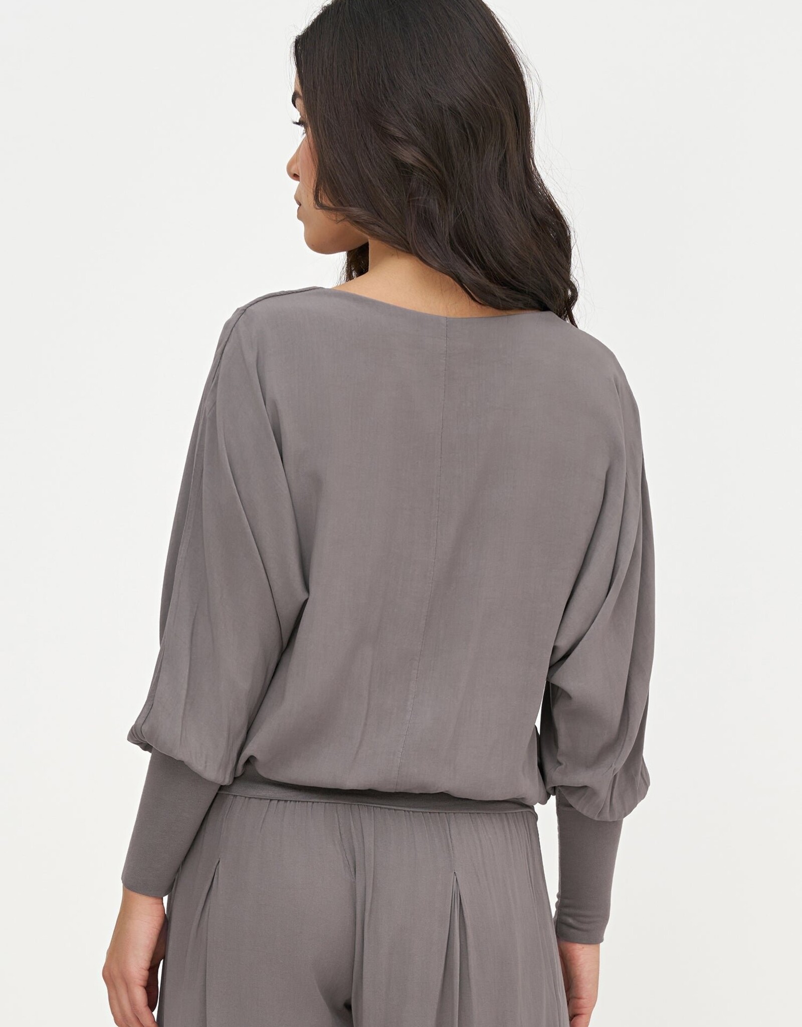 M Made in Italy L/S V-Nk Top w Wasitand Hem