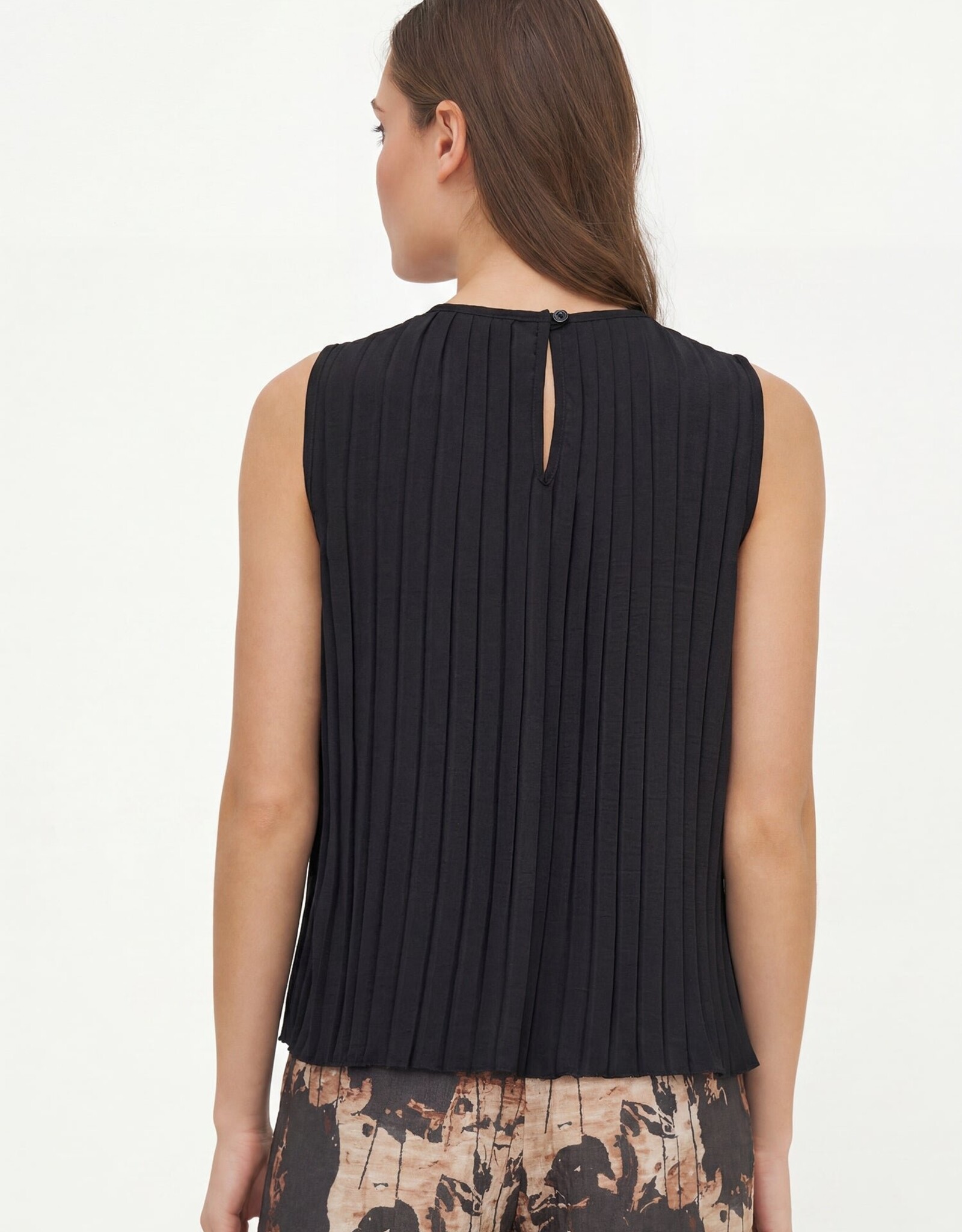 M Made in Italy Pleated Sless Top