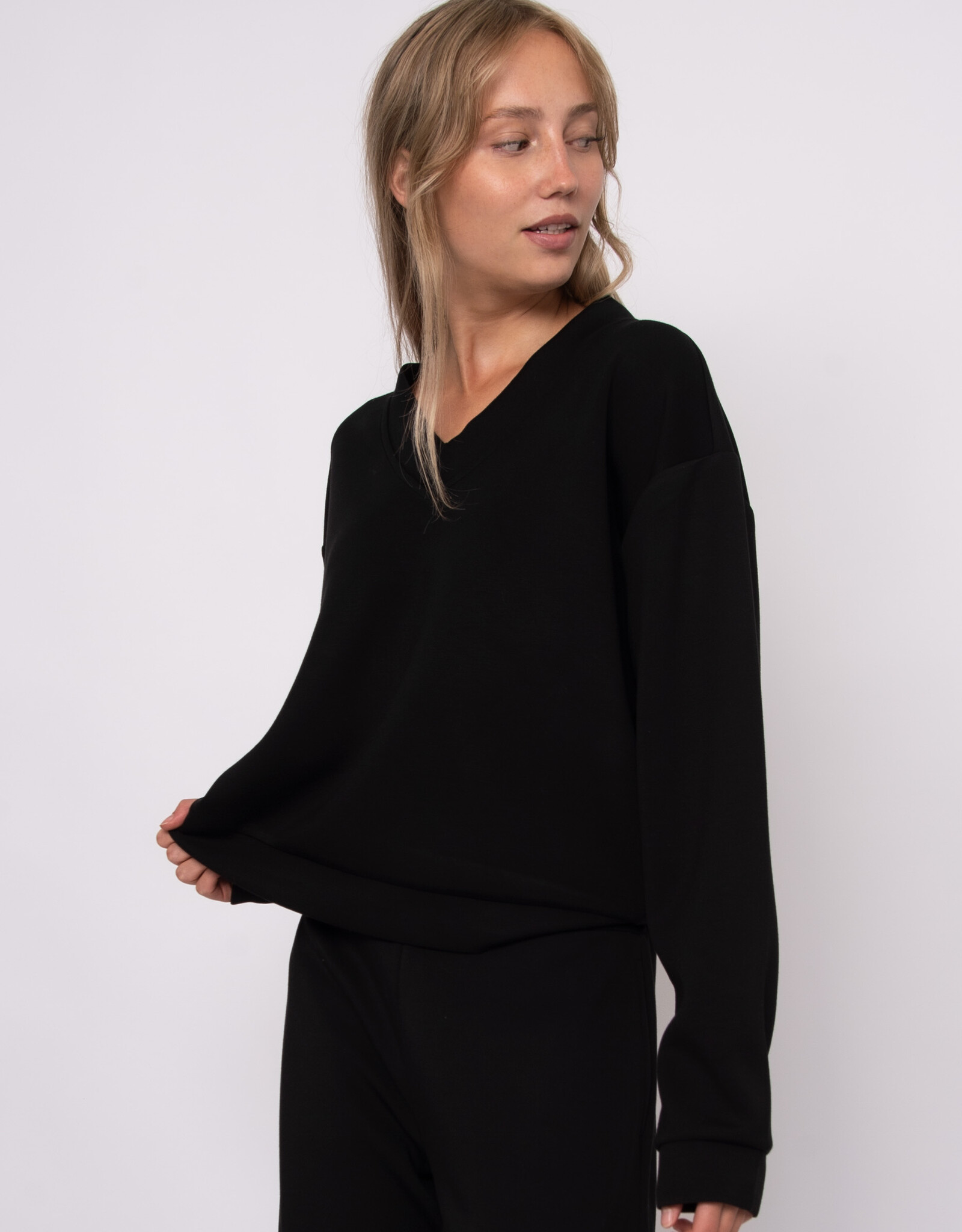 RD Style VY Signature Soft Knit L/S VNk Pullover