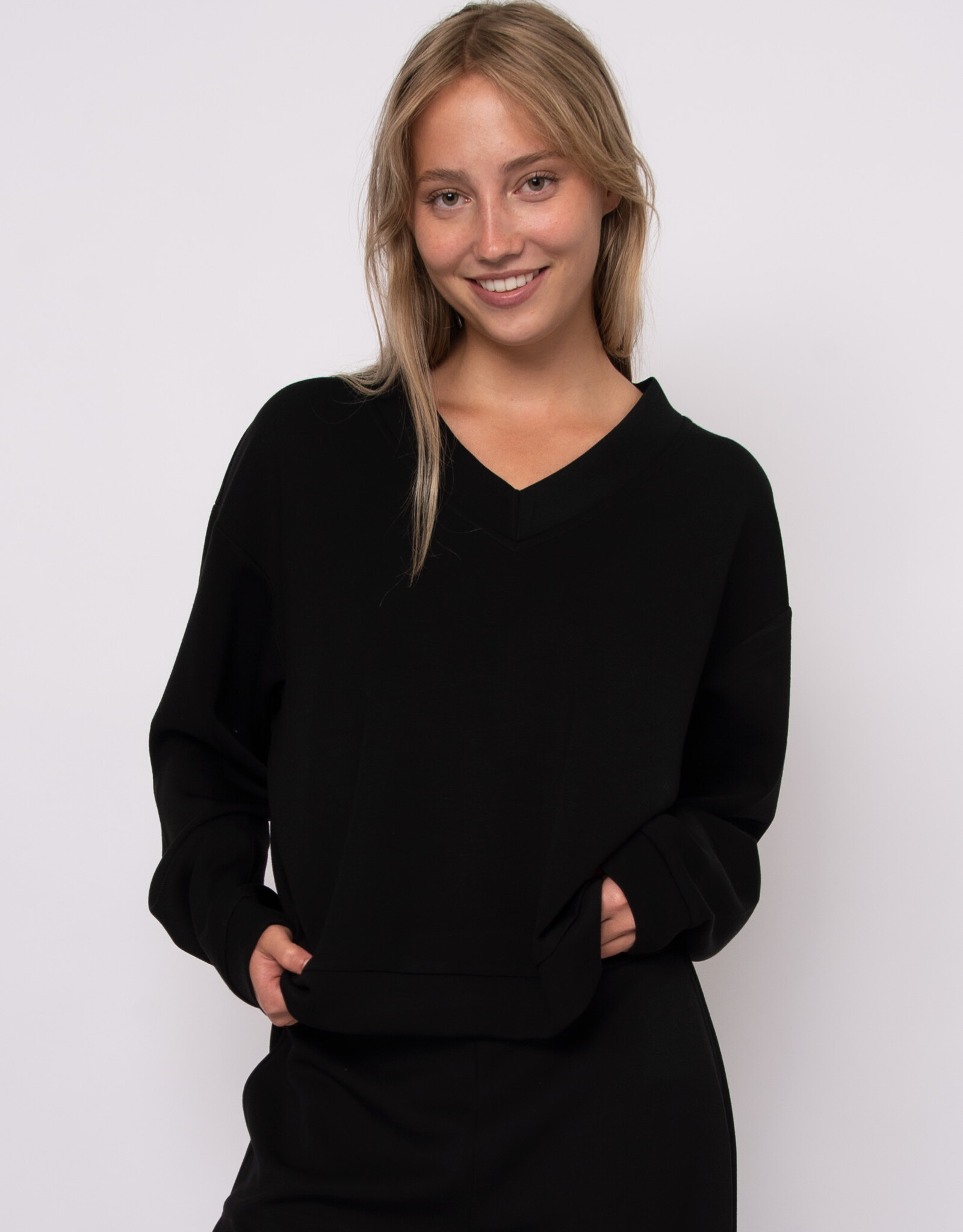 RD Style VY Signature Soft Knit L/S VNk Pullover