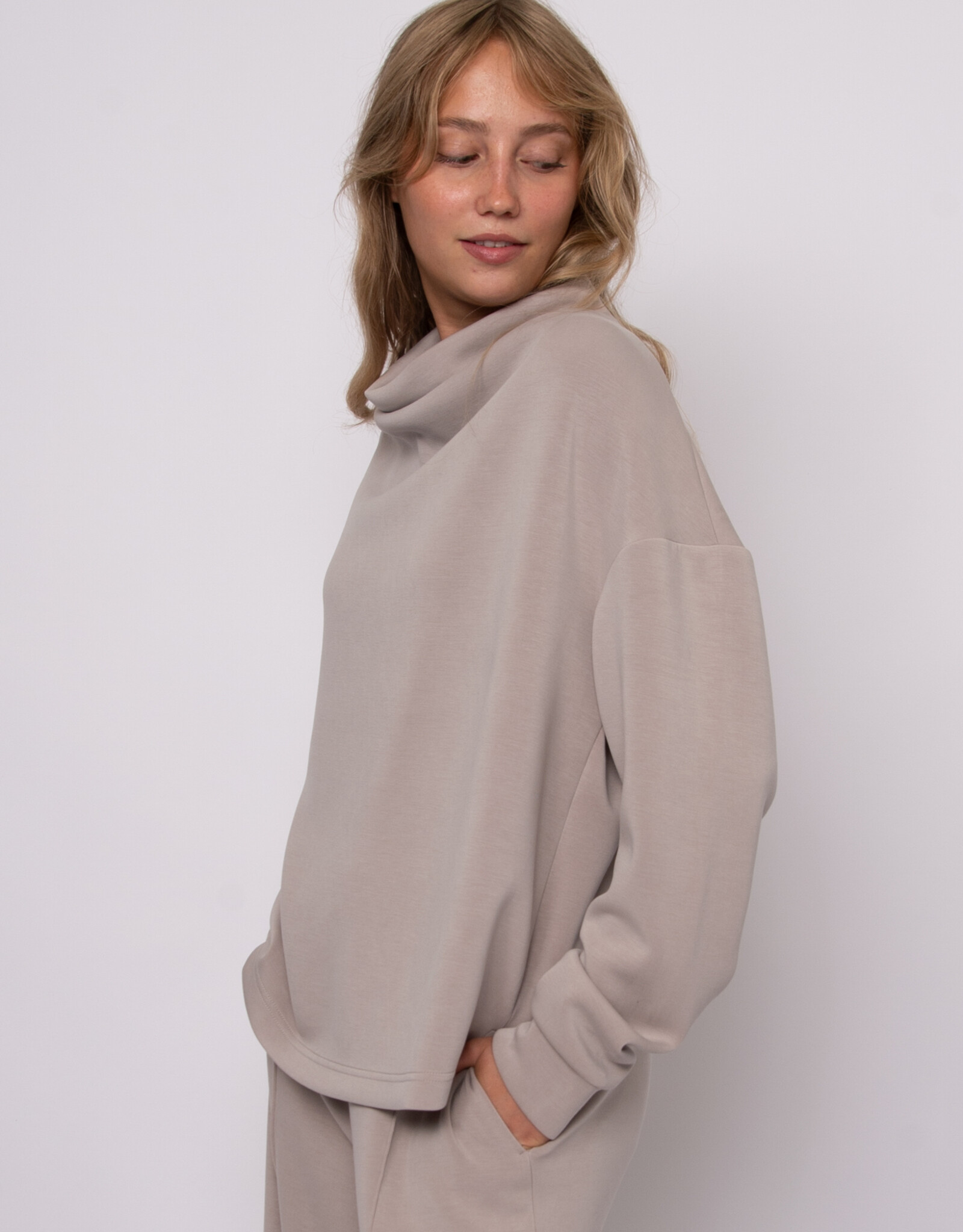 RD Style Scuba Freiza Soft Knit Funnel Nk Pullover
