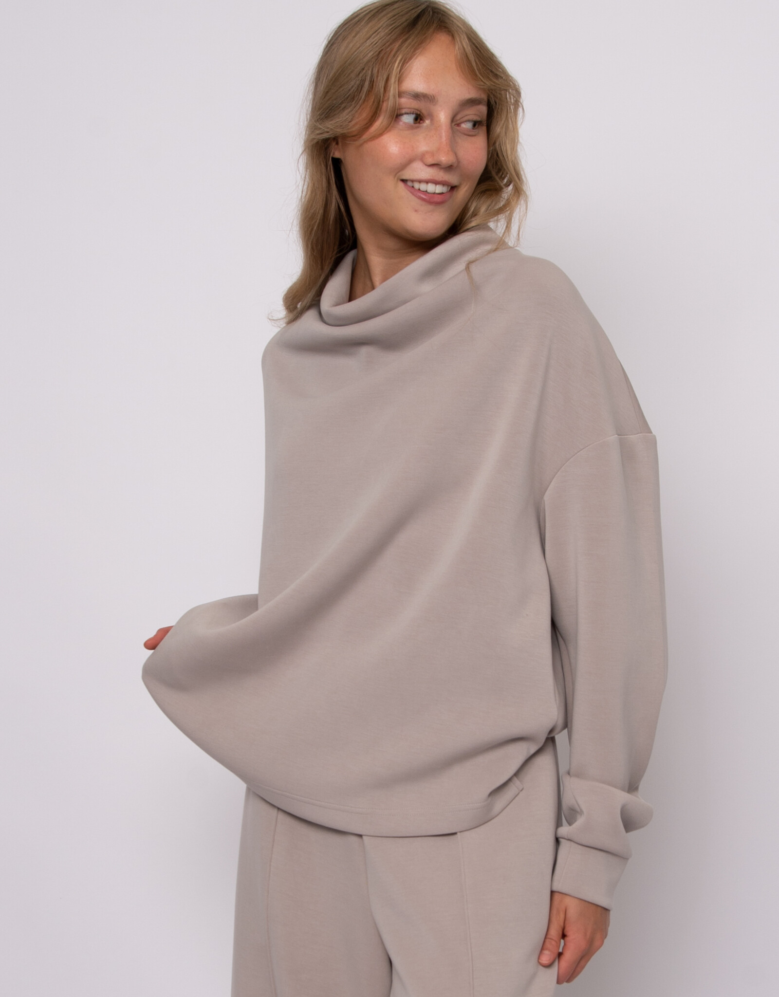 RD Style Scuba Freiza Soft Knit Funnel Nk Pullover