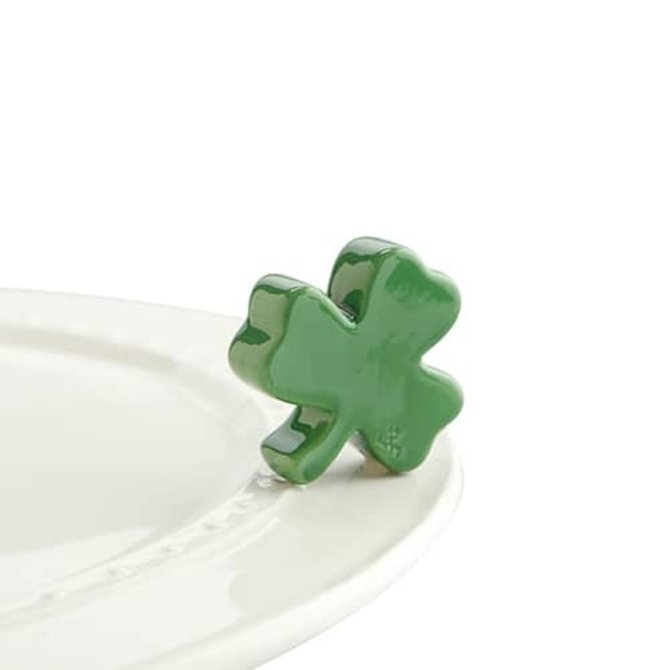 Shamrock vs. Four Leaf Clover: What's the Difference? – Sophistiplate LLC