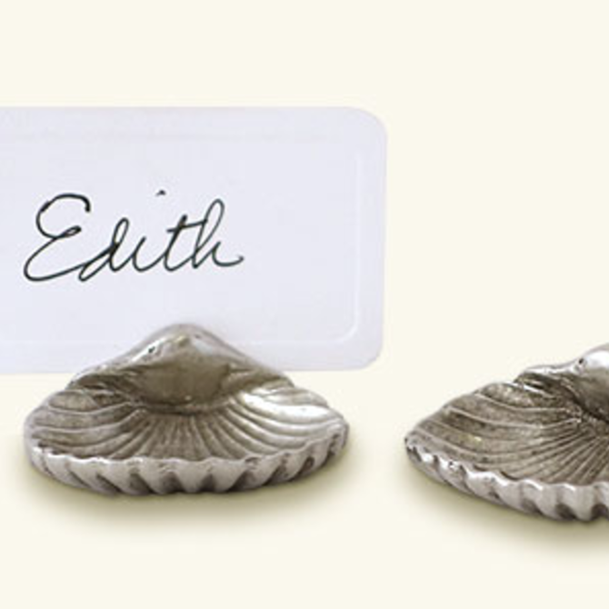 Match Shell Place Card Holder