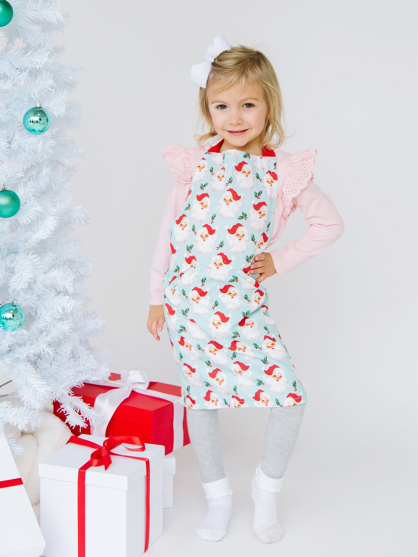 Mrs. Claus Matching Mother and Daughter Aprons