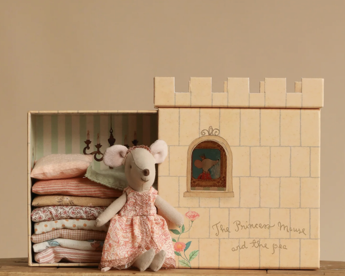 Maileg Princess and the Pea - Big Sister Mouse