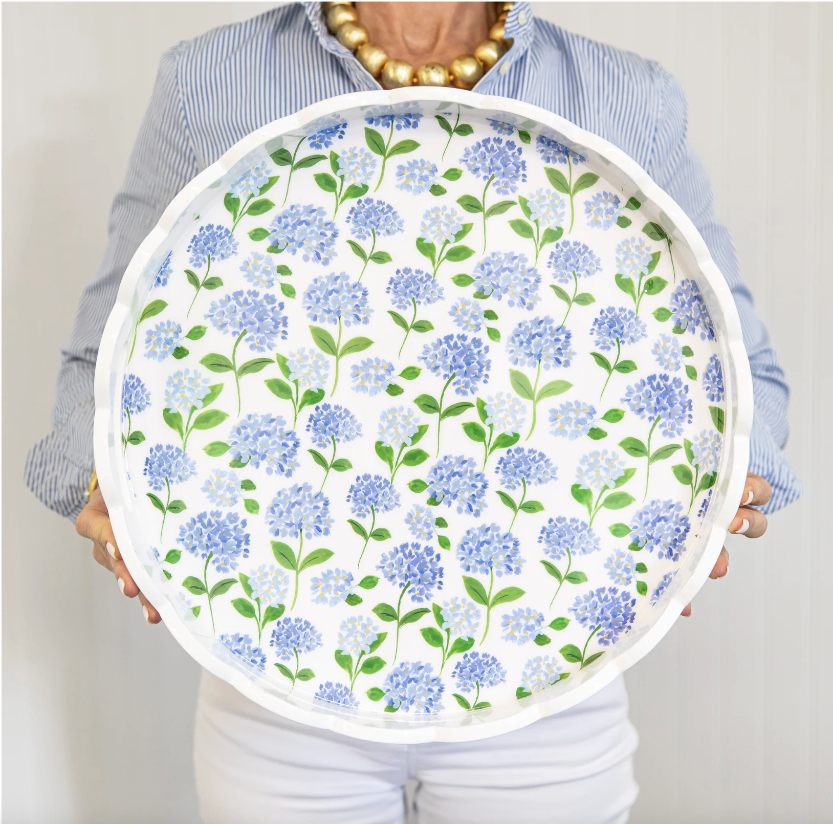 WH Hostess WH Lacquer 16" Round Scallop Lacquer Tray| Blue Hydrangeas