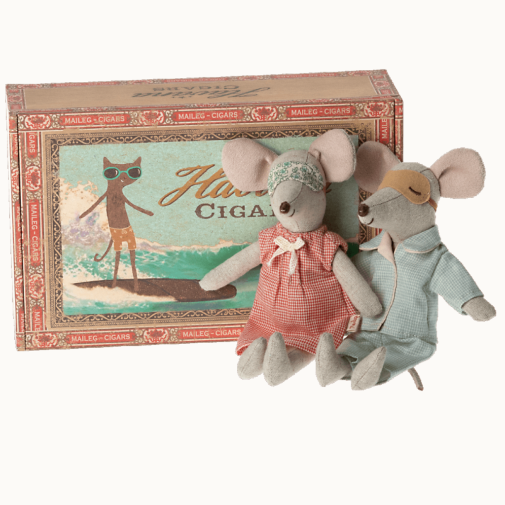 Mum and Dad Mice in Cigarbox