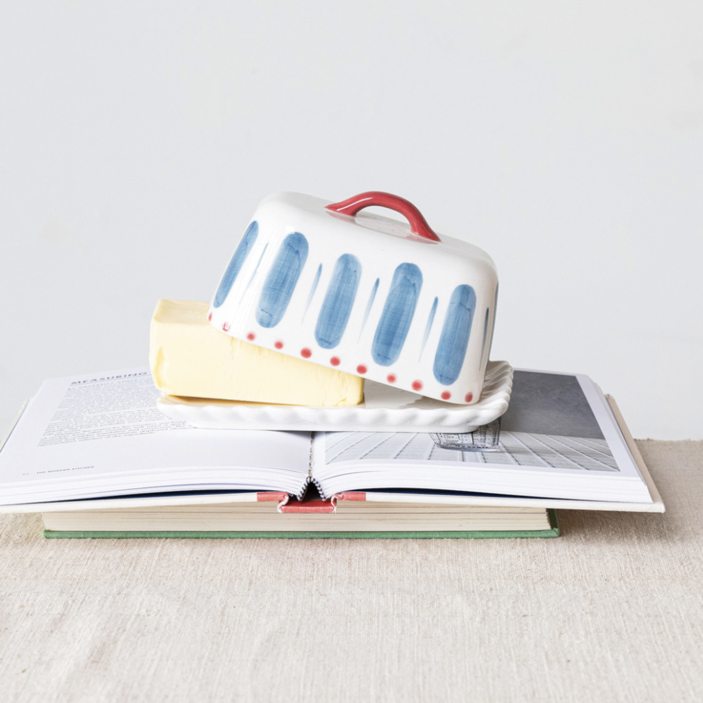 Stoneware Butter Dish with Scalloped Edge