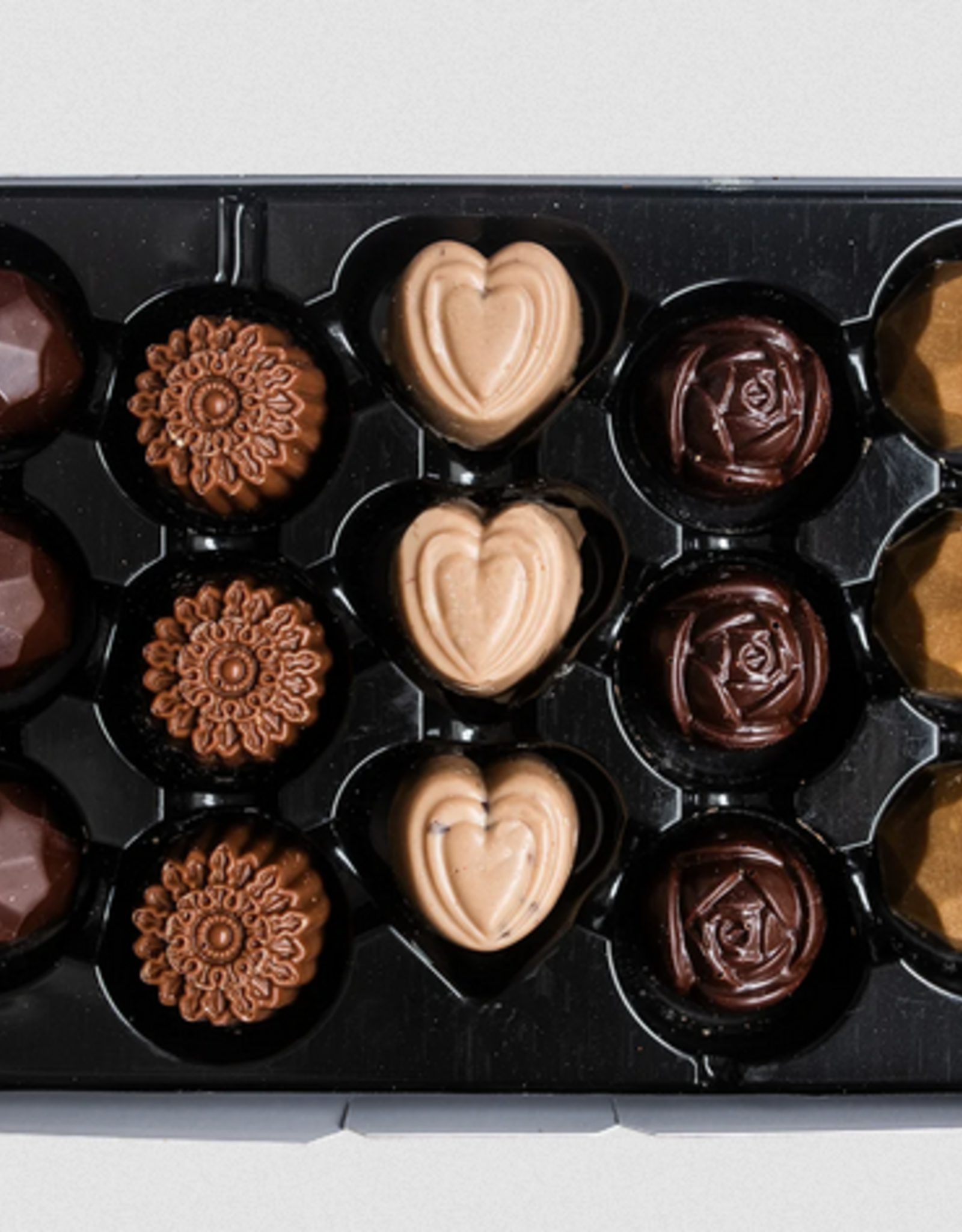 Canada 15 Assorted Holiday Chocolates (160 g) - Peace by Chocolate