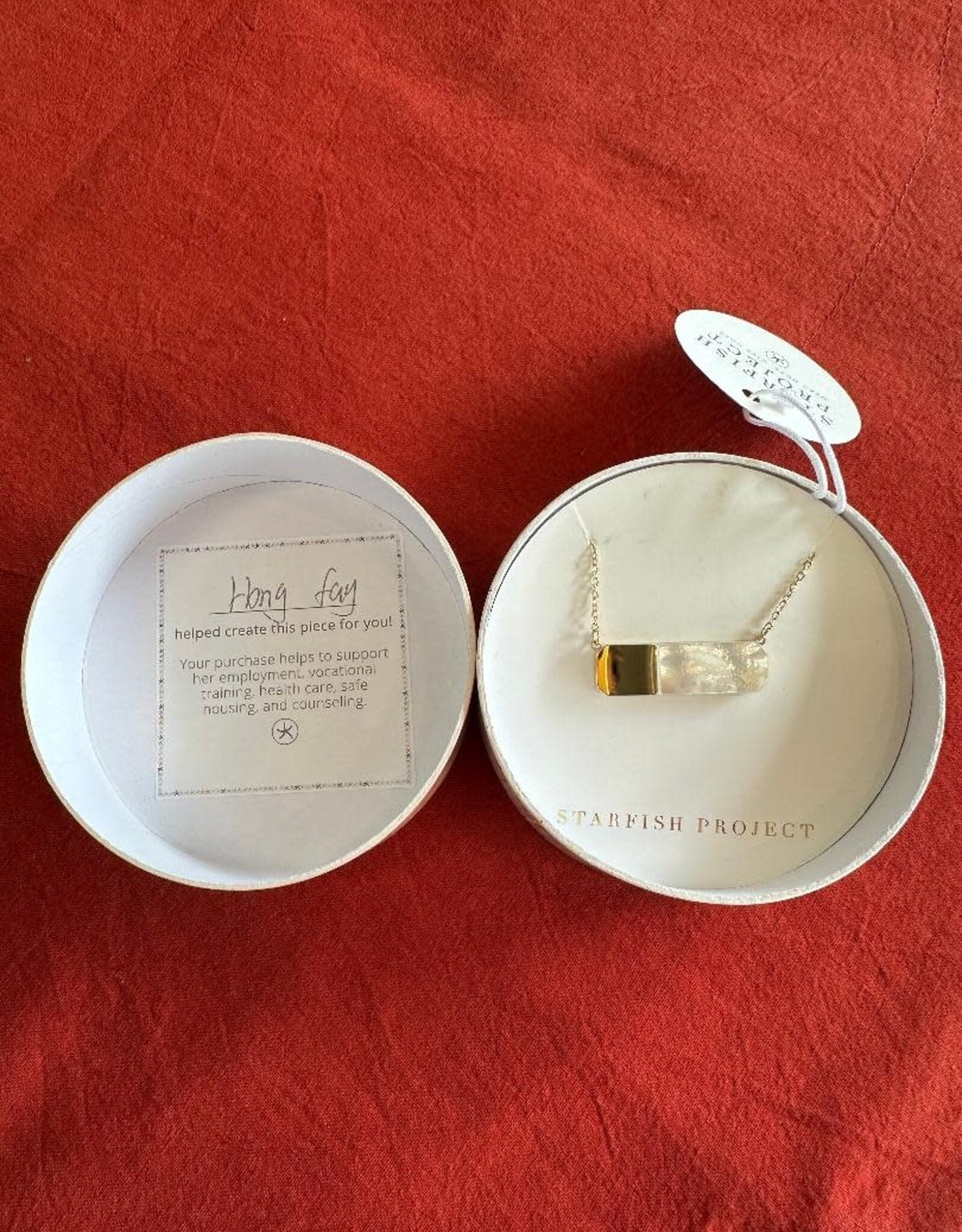 Asia Necklace Courage Light and Gold Mother or Pearl - Asia