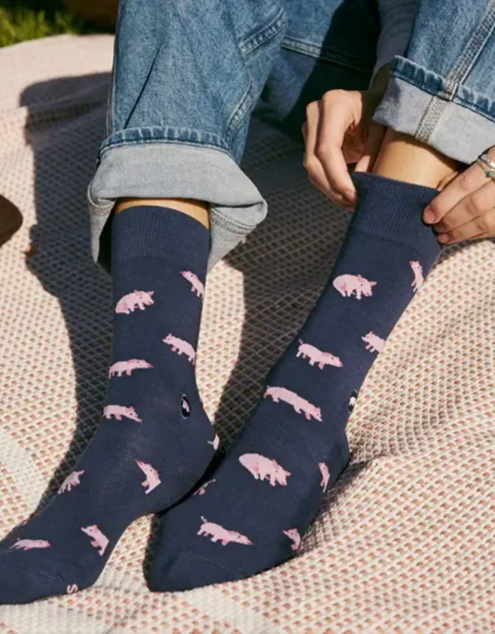 India Socks That Save Pigs M - India