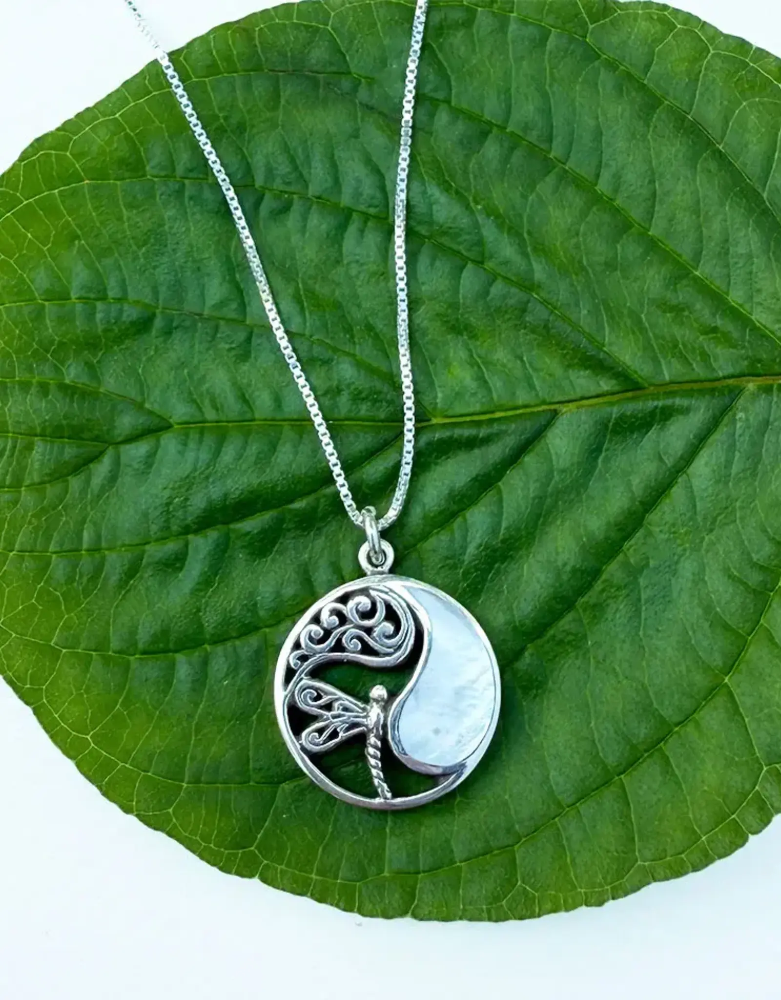 Indonesia Necklace Mother of Pearl  Dragonfly Circle Sterling Silver - Indonesia