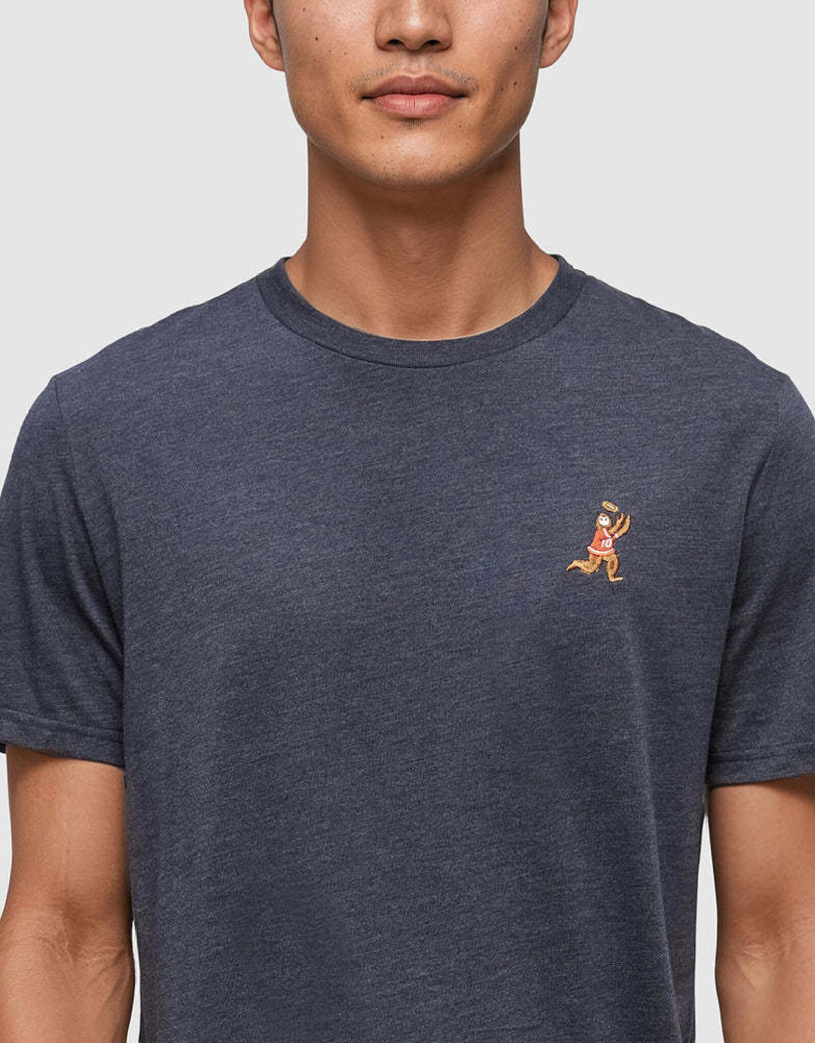 Canada T-Shirt M Sasquatch Midnight Blue Heather Football Embroided Large