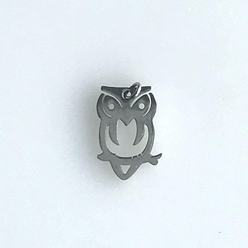 Bead World Hollow Owl  Stainless Steel  15.5x10.4mm